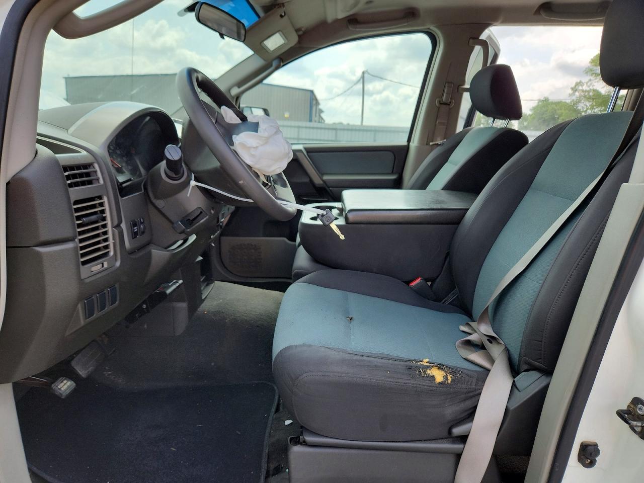 2004 Nissan Titan Xe White vin: 1N6AA07B64N573161