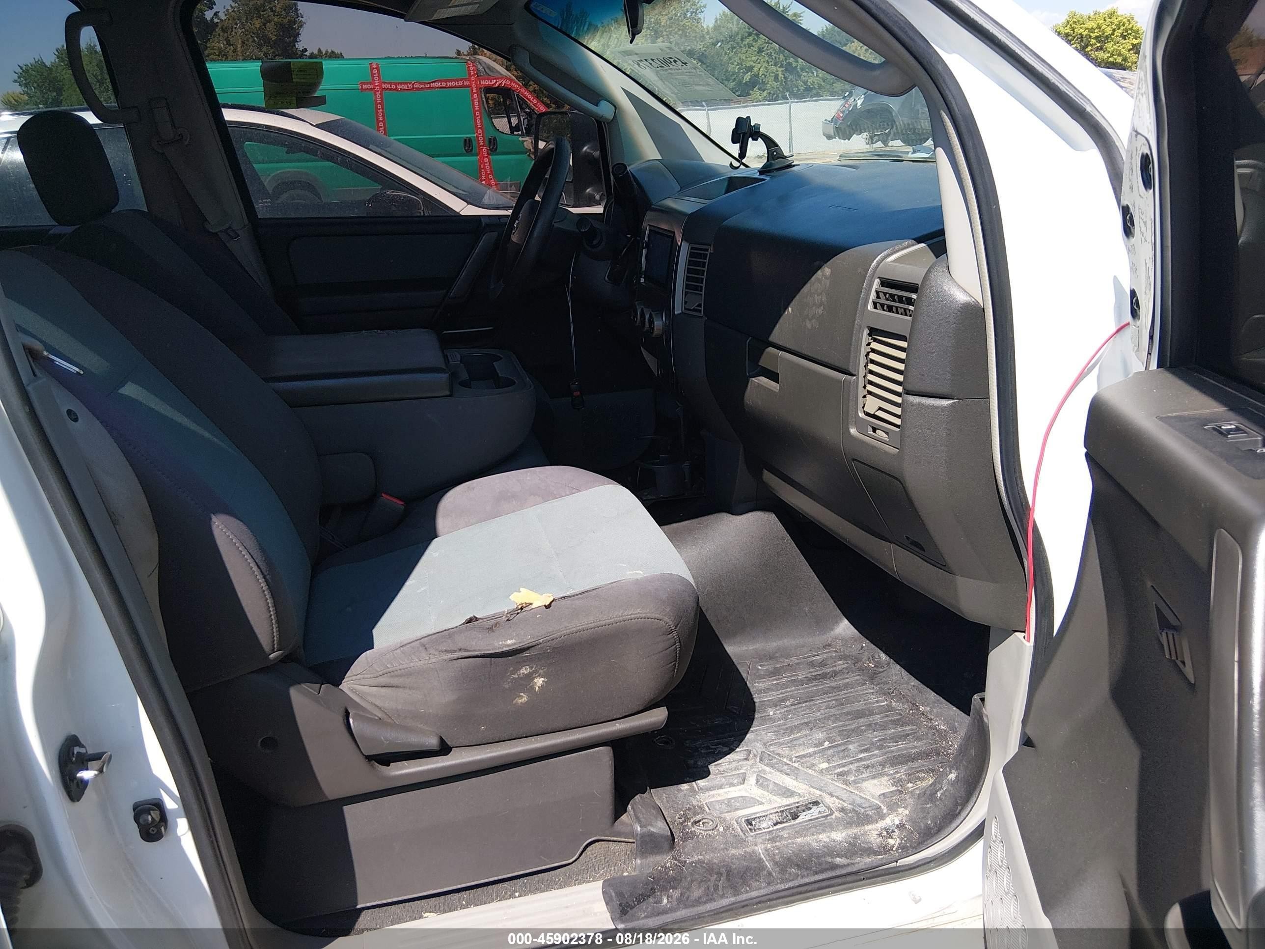 2004 Nissan Titan Xe White vin: 1N6AA07B74N503183