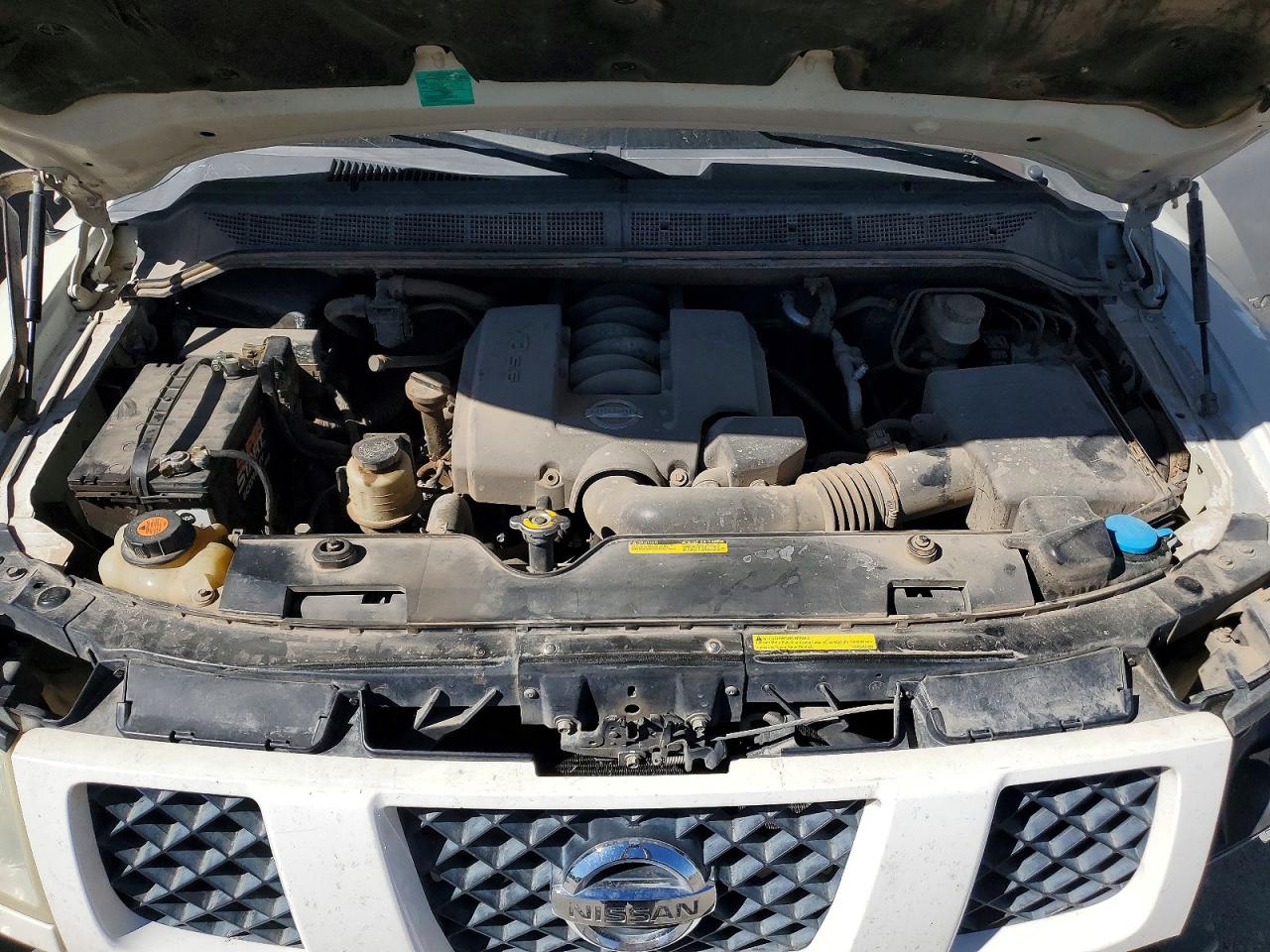2005 Niss Titan White vin: 1N6AA07B75N516663