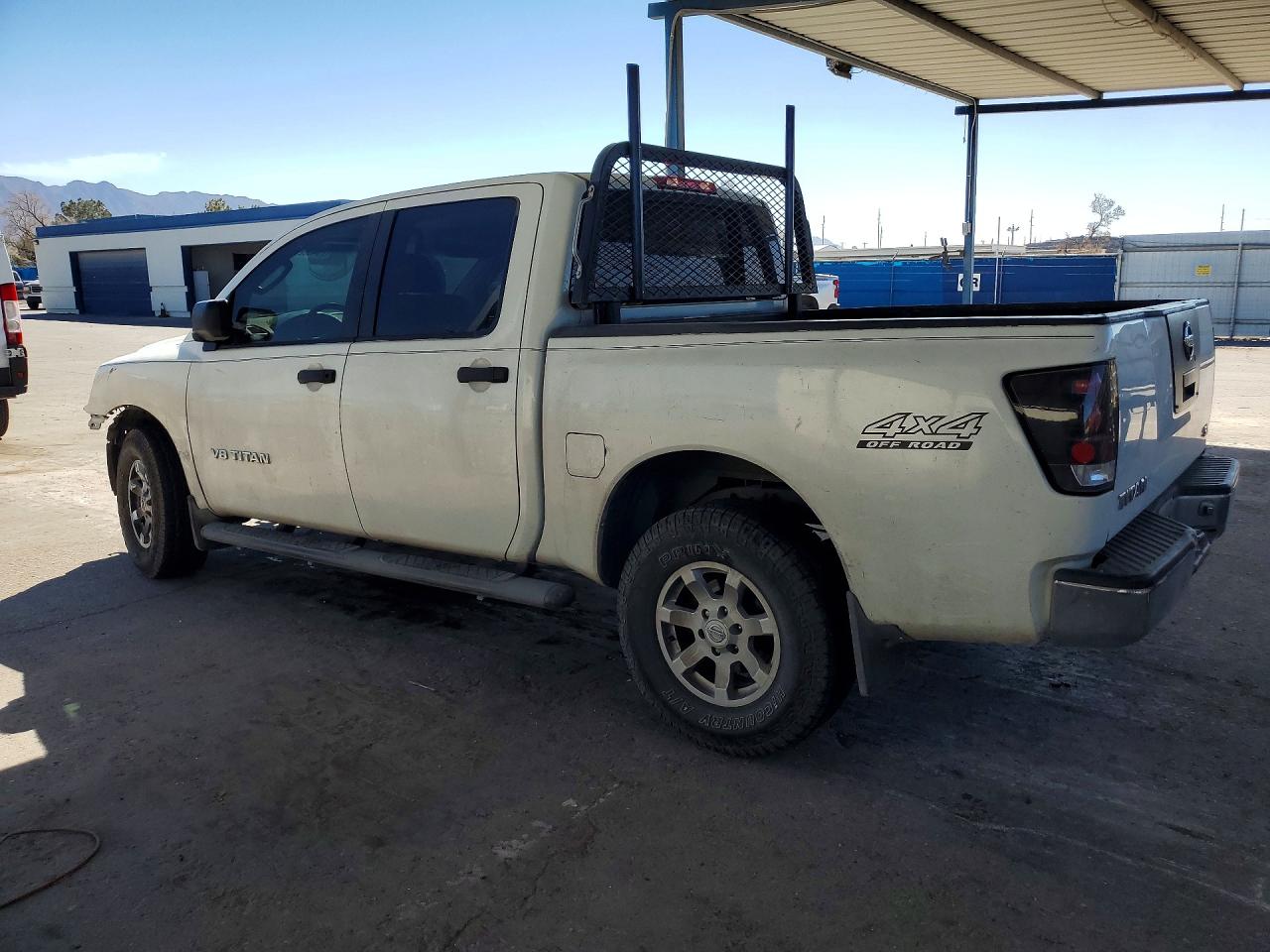 2005 Niss Titan White vin: 1N6AA07B75N516663