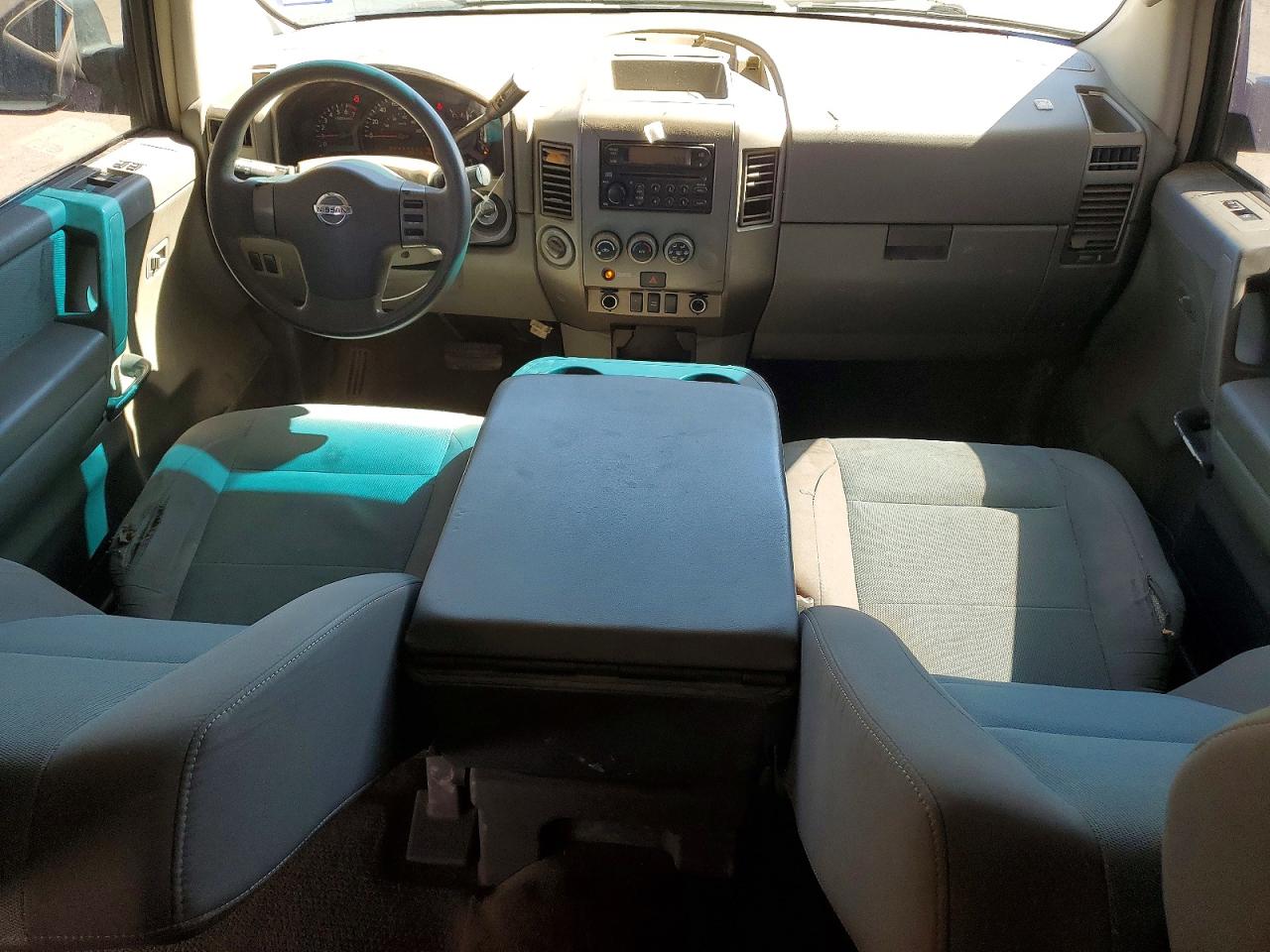 2005 Niss Titan White vin: 1N6AA07B75N516663