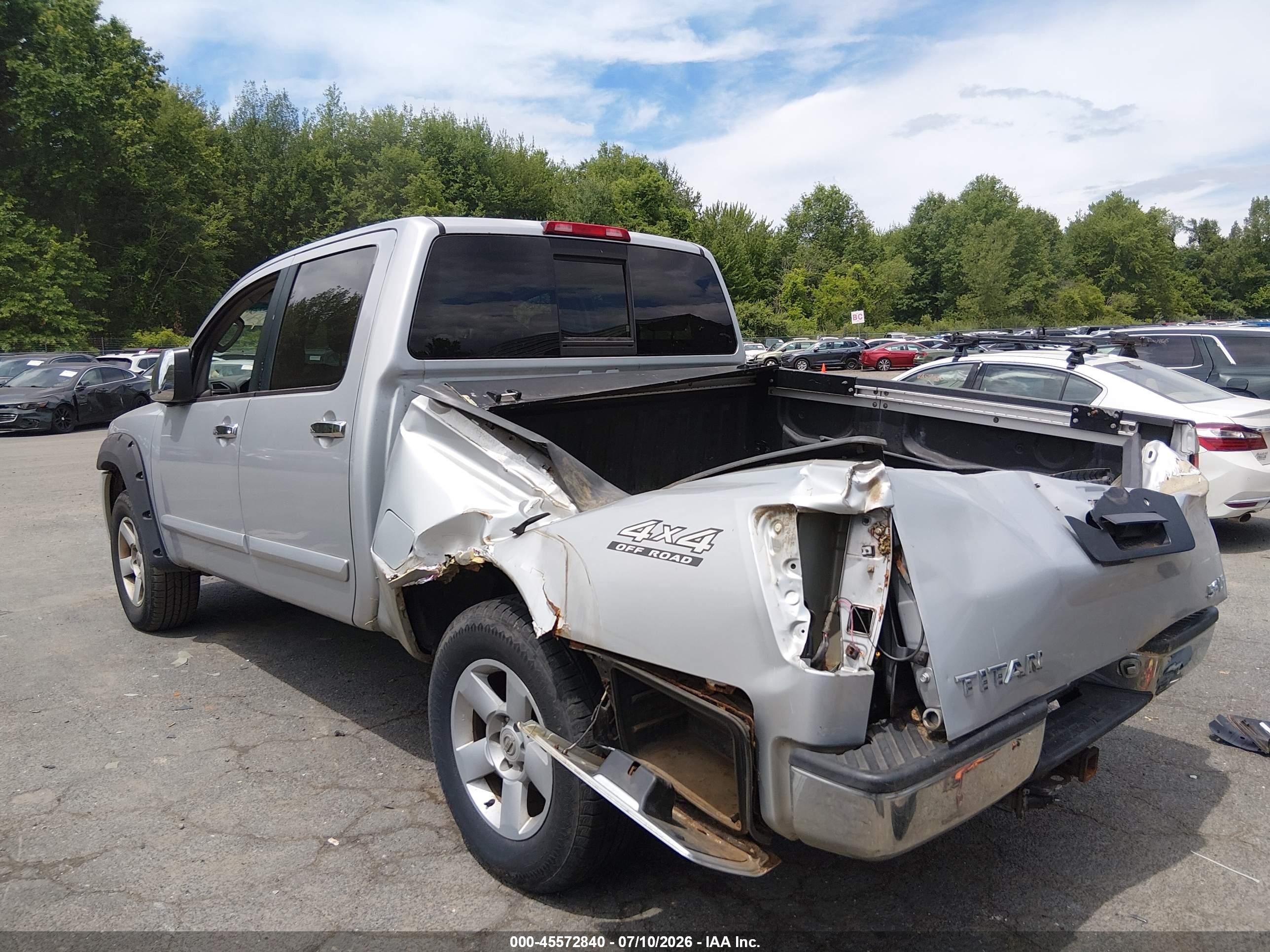 2004 Nissan Titan Le Silver vin: 1N6AA07BX4N523119