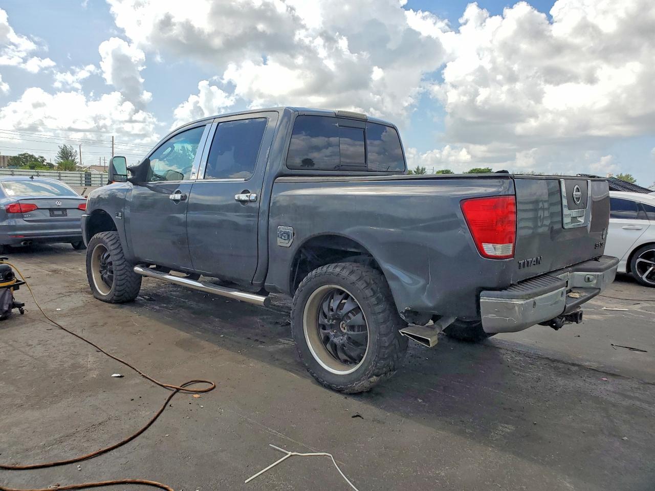 2004 Nissan Titan Xe Серый vin: 1N6AA07BX4N525050