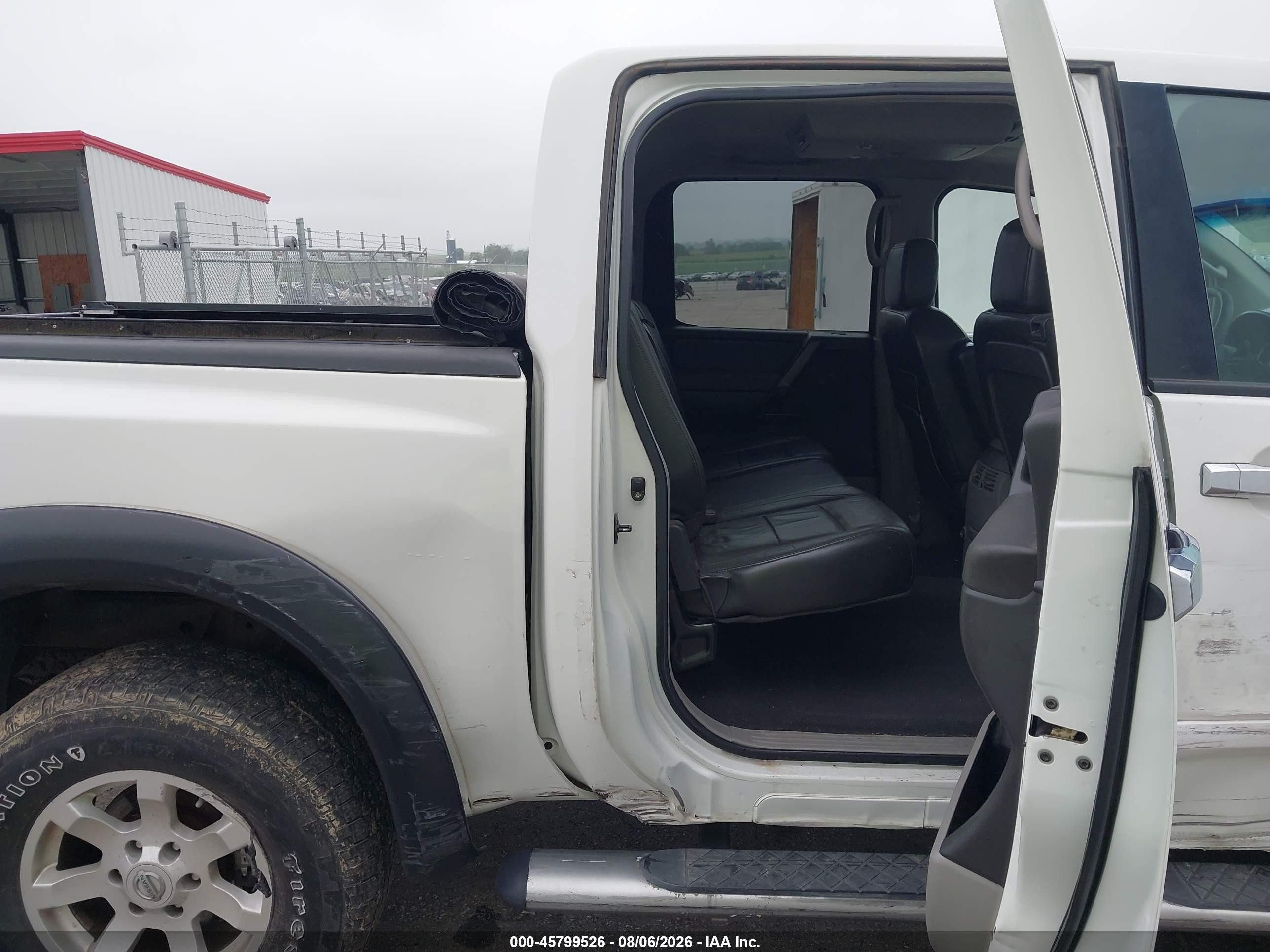 2004 Nissan Titan Le White vin: 1N6AA07BX4N572305