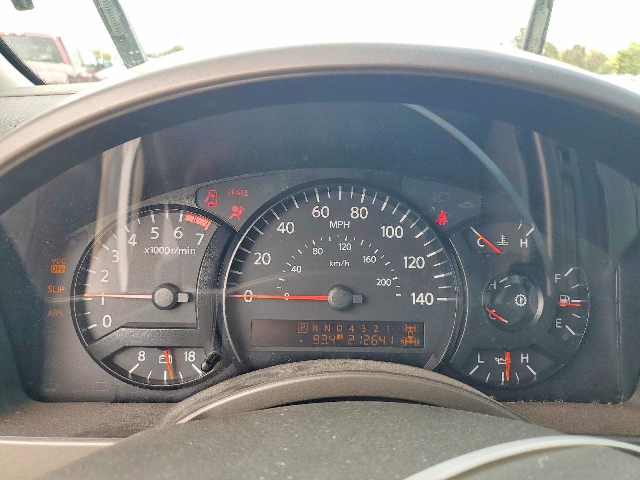 2004 Nissan Titan Xe Серебряный vin: 1N6AA07BX4N586284