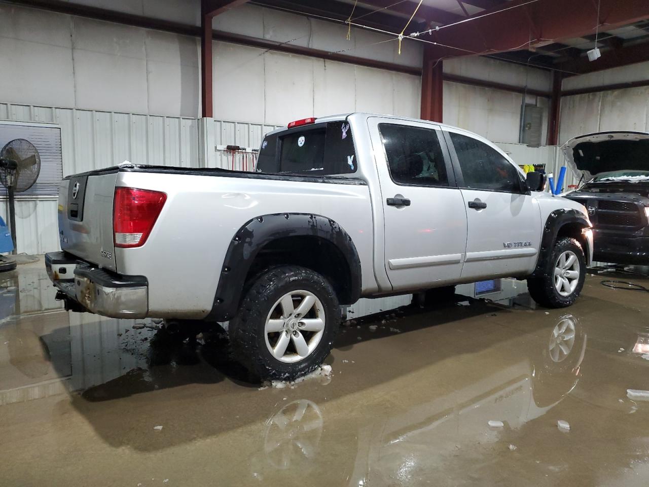 2009 Nissan Titan Xe Silver vin: 1N6AA07C79N319278 Damage: Right Bed Side, Dent(S) W/ Paint Dmg, 8 To 9 Inches