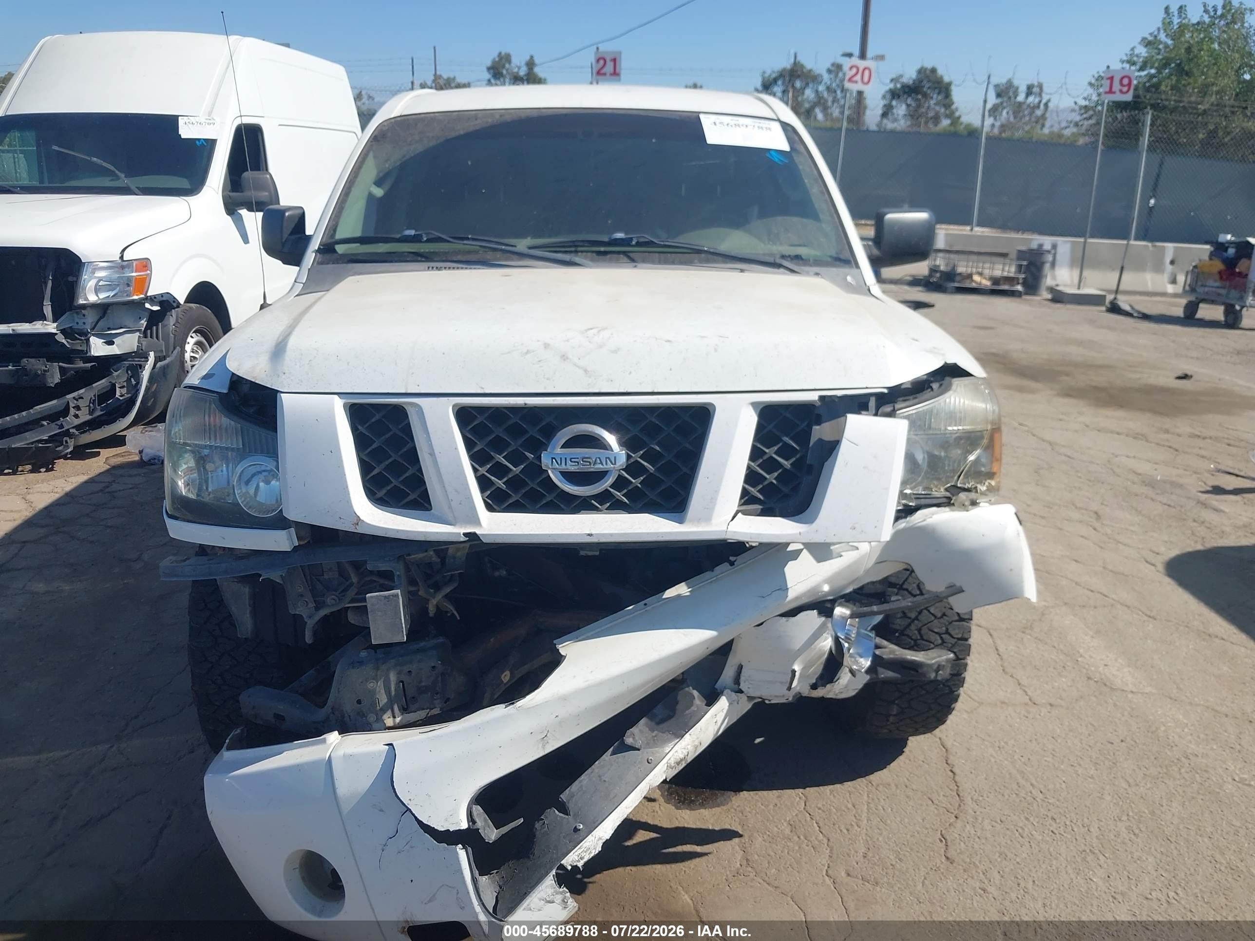2008 Nissan Titan Se/xe White vin: 1N6AA07D18N337167