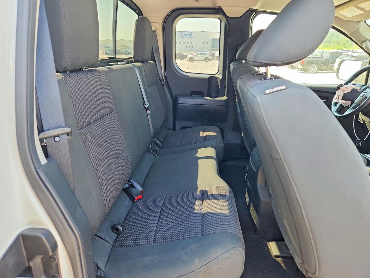 2015 Nissan Titan Sv White vin: 1N6AA0CC3FN502307