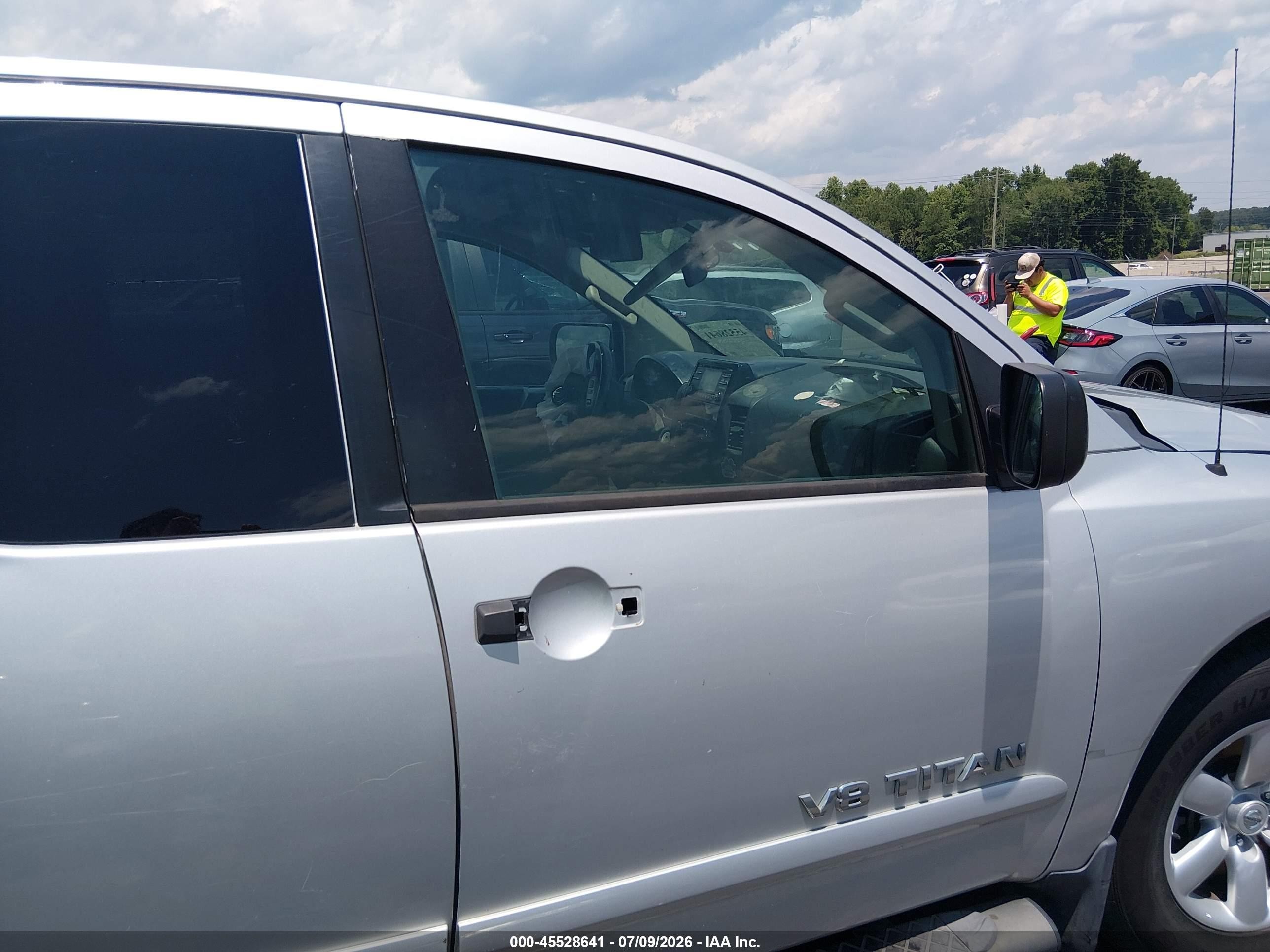 2013 Nissan Titan Sv Серебряный vin: 1N6AA0CC9DN312279