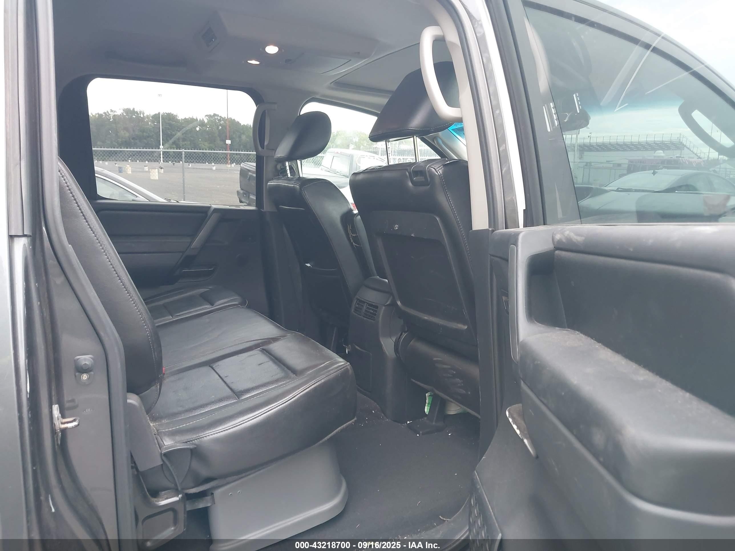 2011 Nissan Titan Sl Gray vin: 1N6AA0EC0BN318840