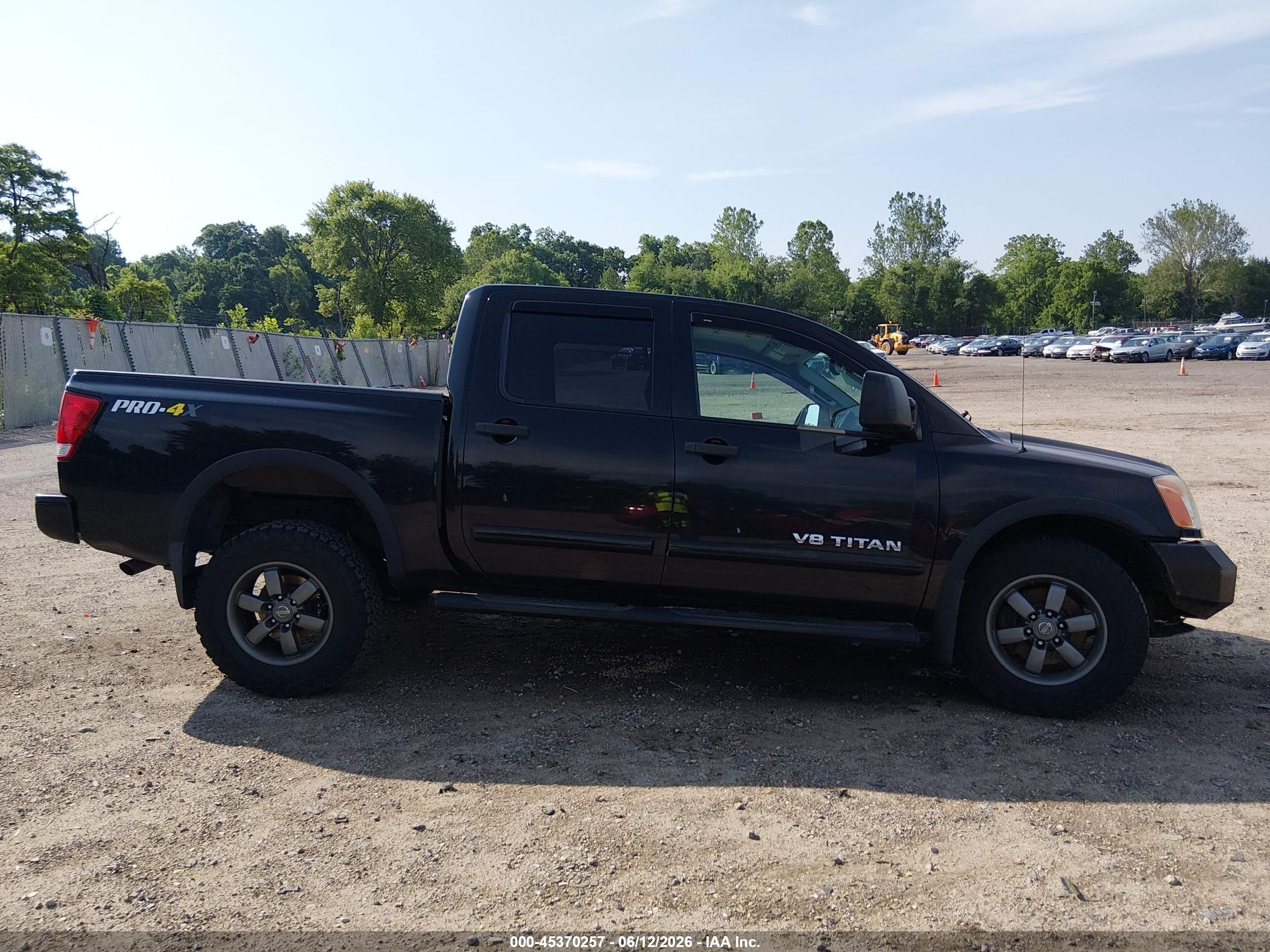 2015 Nissan Titan Pro-4x Черный vin: 1N6AA0EC0FN503332