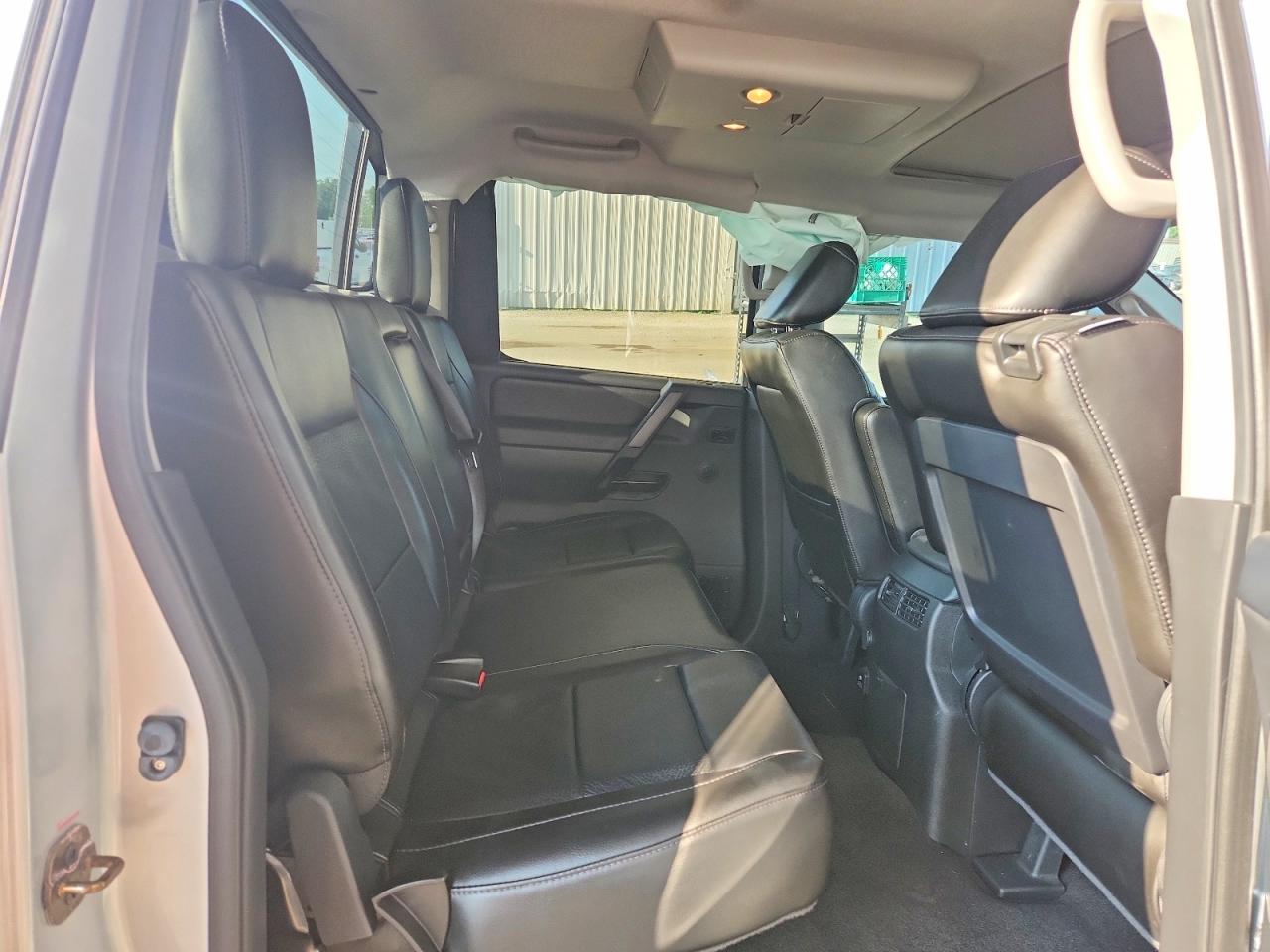 2013 Nissan Titan Sv Silver vin: 1N6AA0EC2DN312461