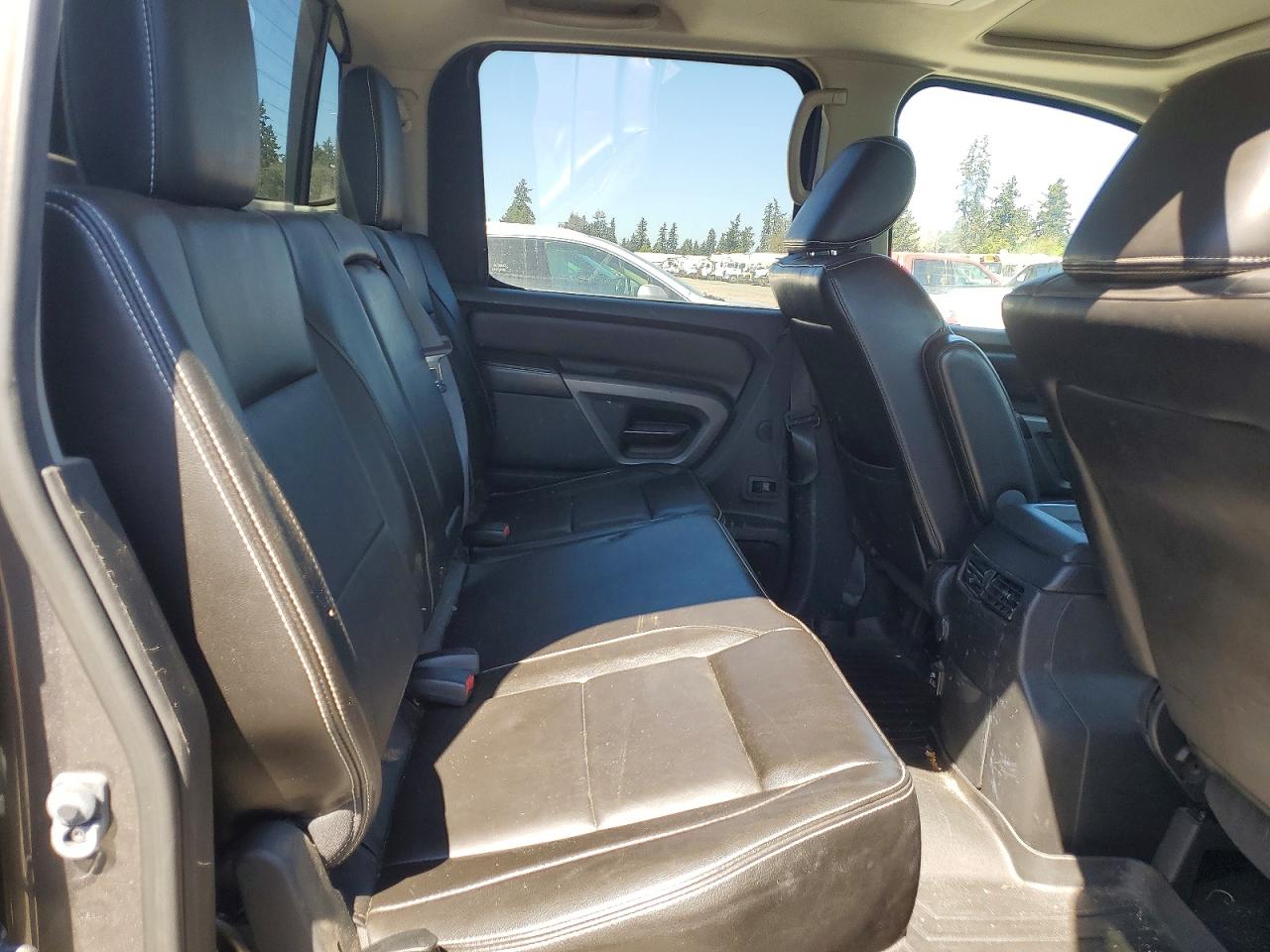 2015 Nissan Titan Sv Серебряный vin: 1N6AA0EC7FN505210