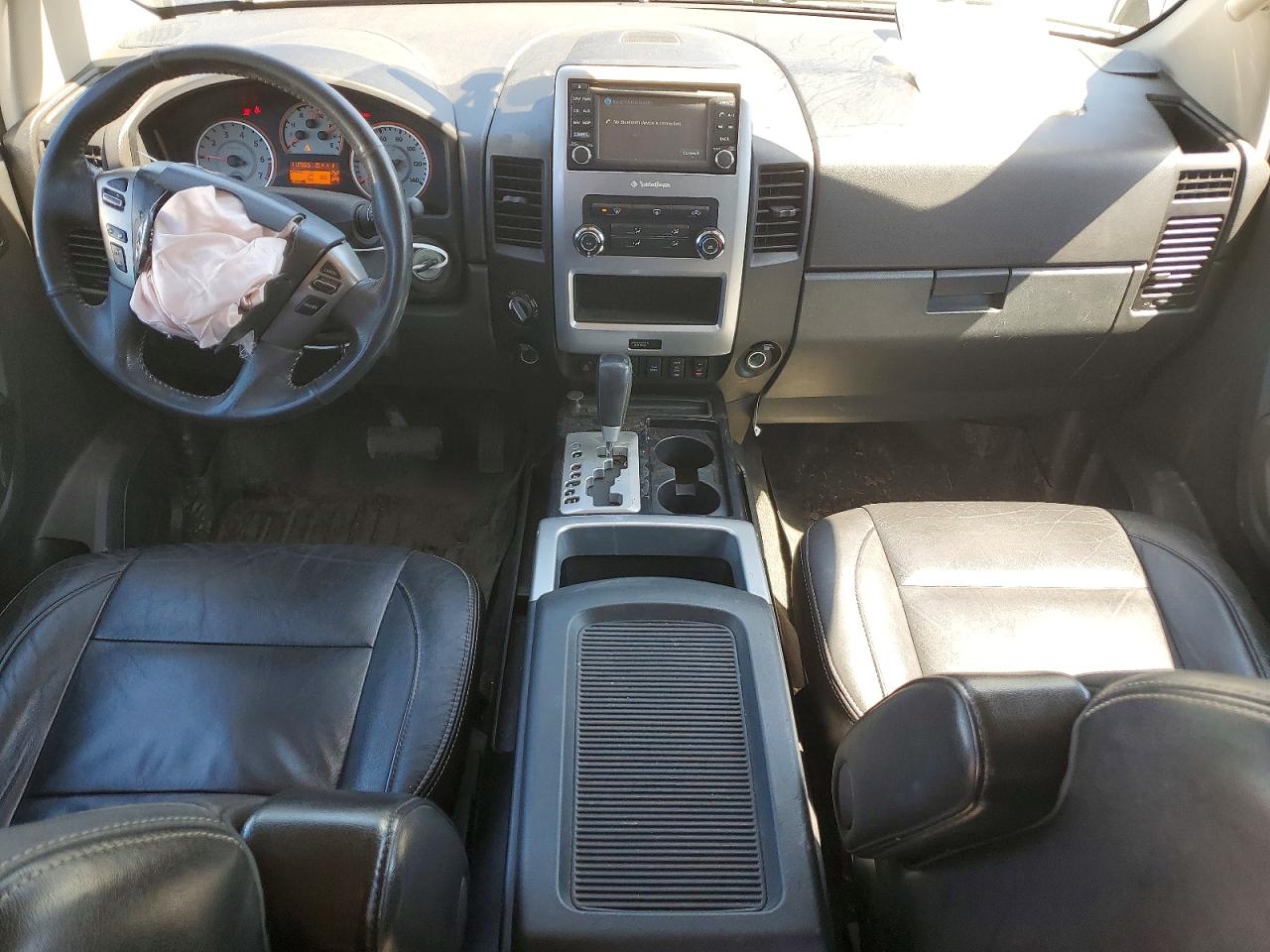 2015 Nissan Titan Sv Серебряный vin: 1N6AA0EC7FN505210