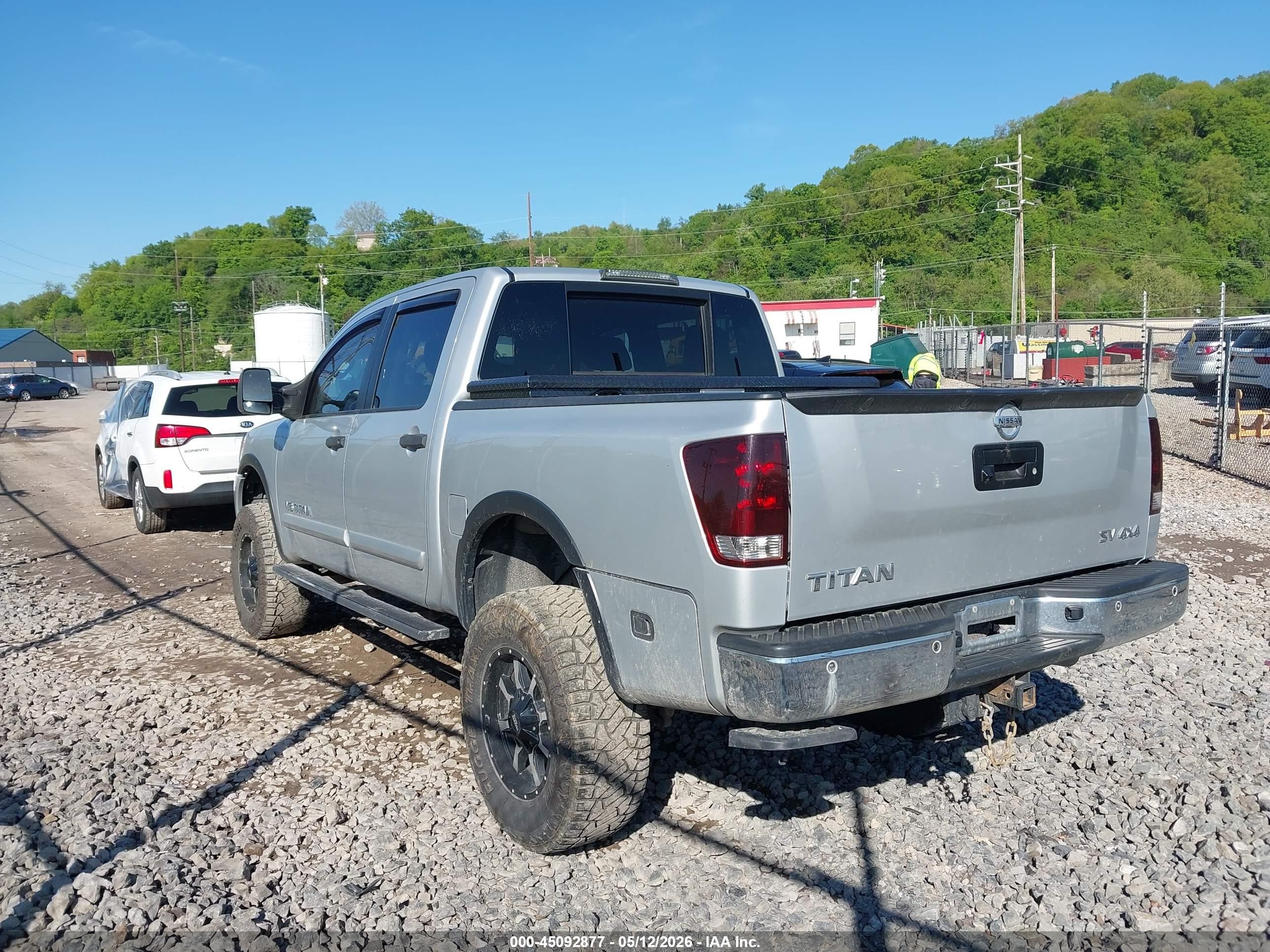 2015 Nissan Titan Sv Silver vin: 1N6AA0ECXFN510448