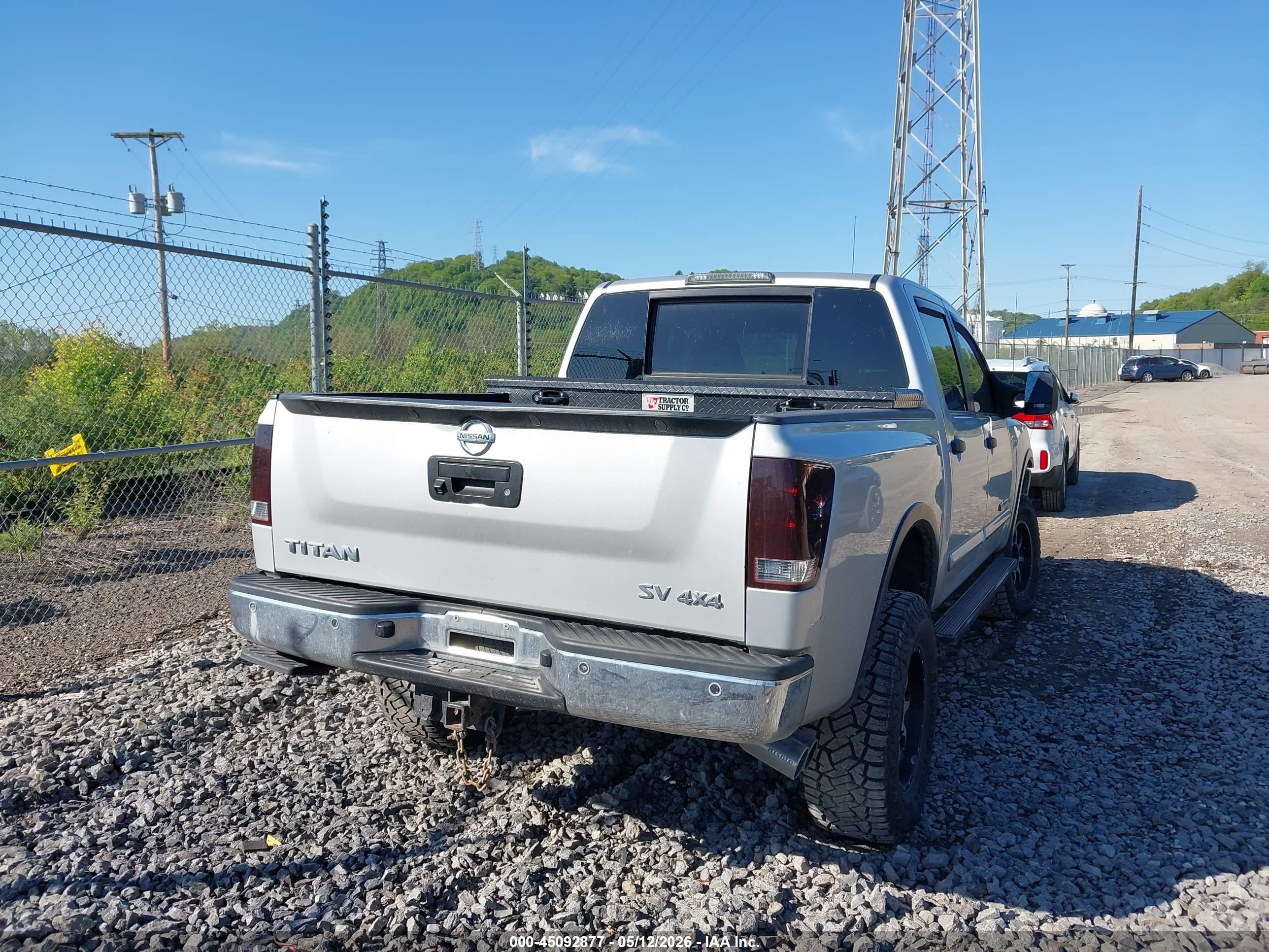 2015 Nissan Titan Sv Silver vin: 1N6AA0ECXFN510448