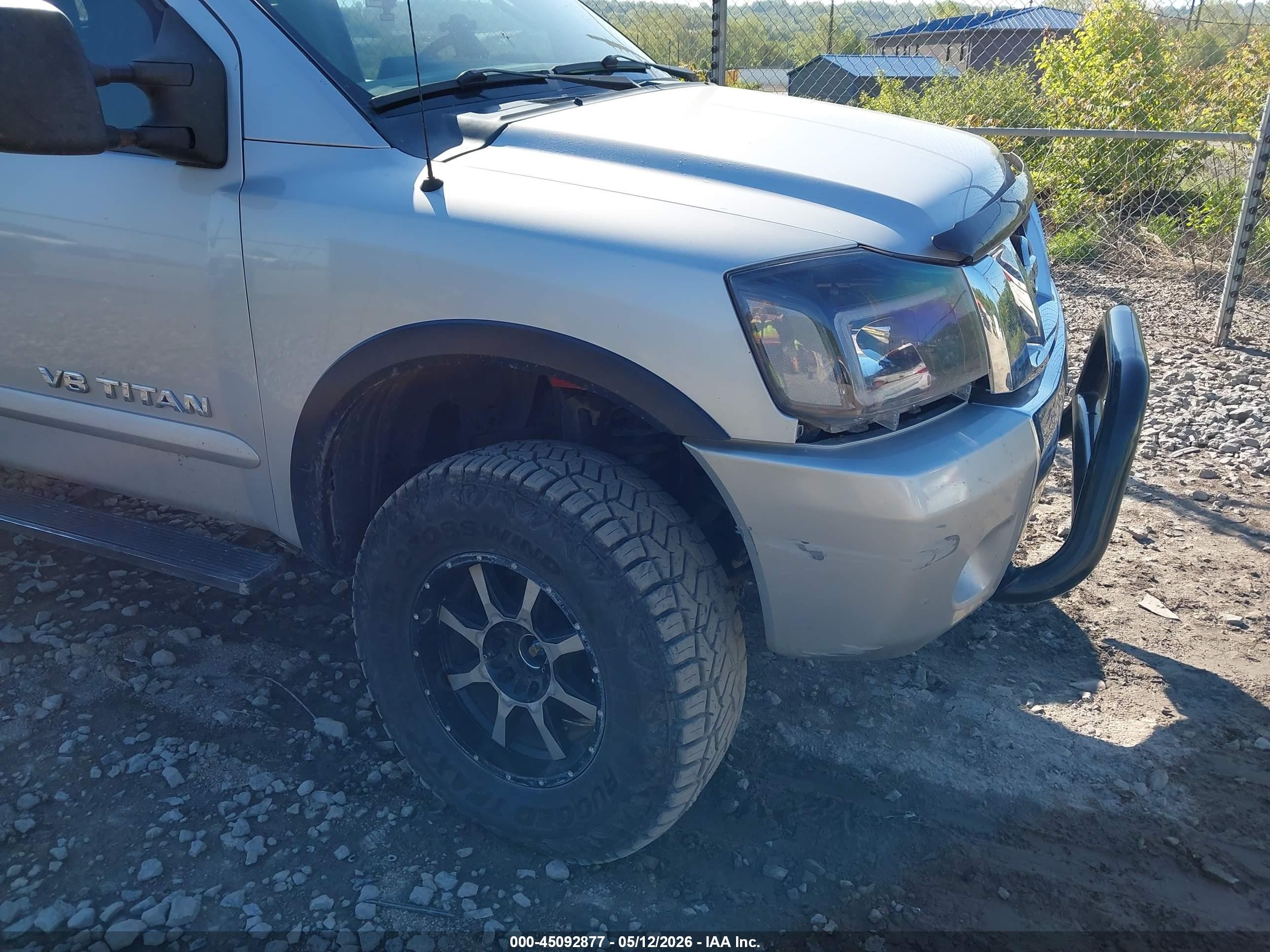 2015 Nissan Titan Sv Silver vin: 1N6AA0ECXFN510448