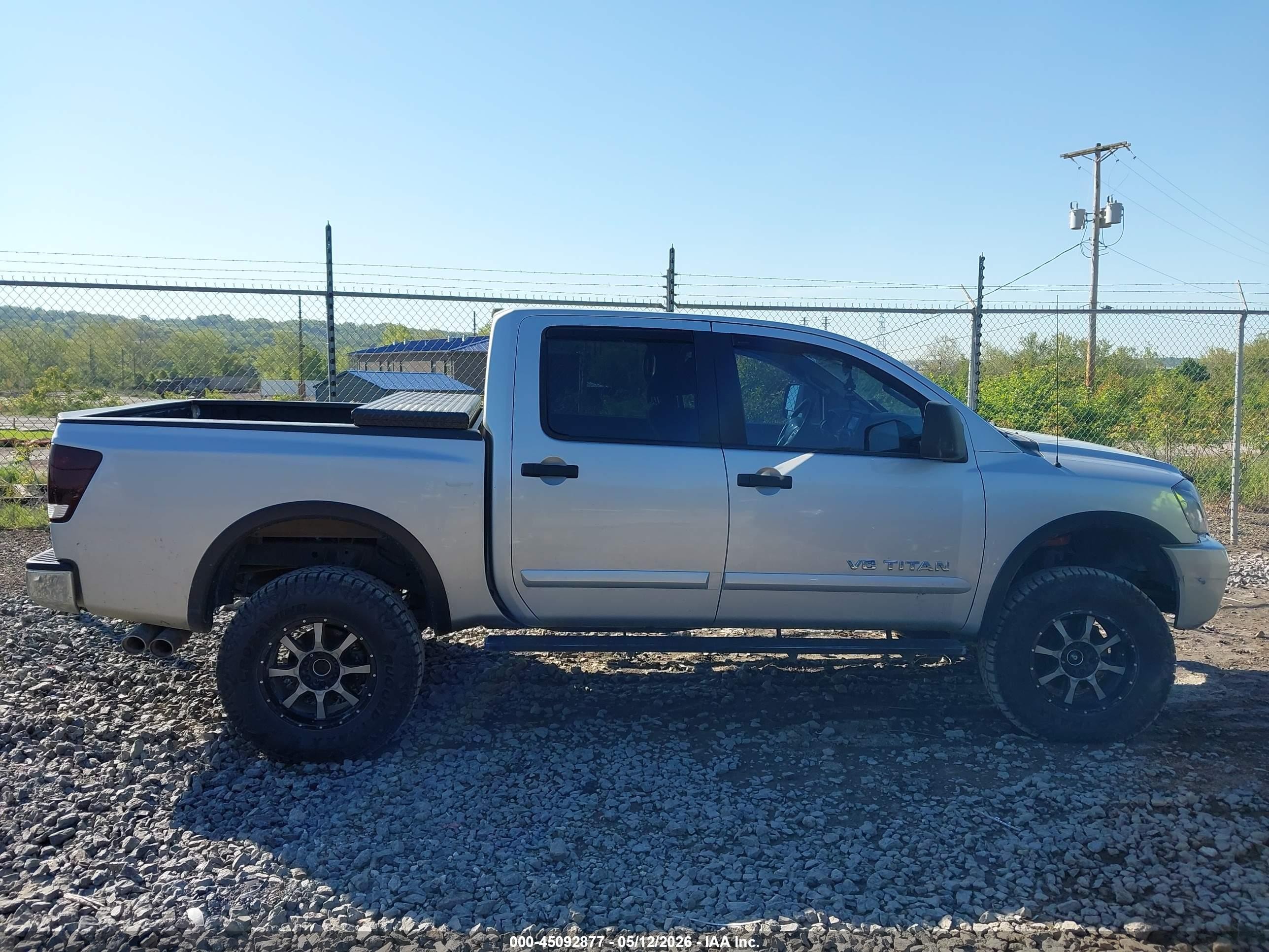 2015 Nissan Titan Sv Silver vin: 1N6AA0ECXFN510448