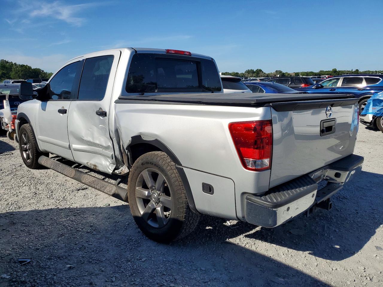 2015 Nissan Titan Sv Silver vin: 1N6AA0ED8FN514927