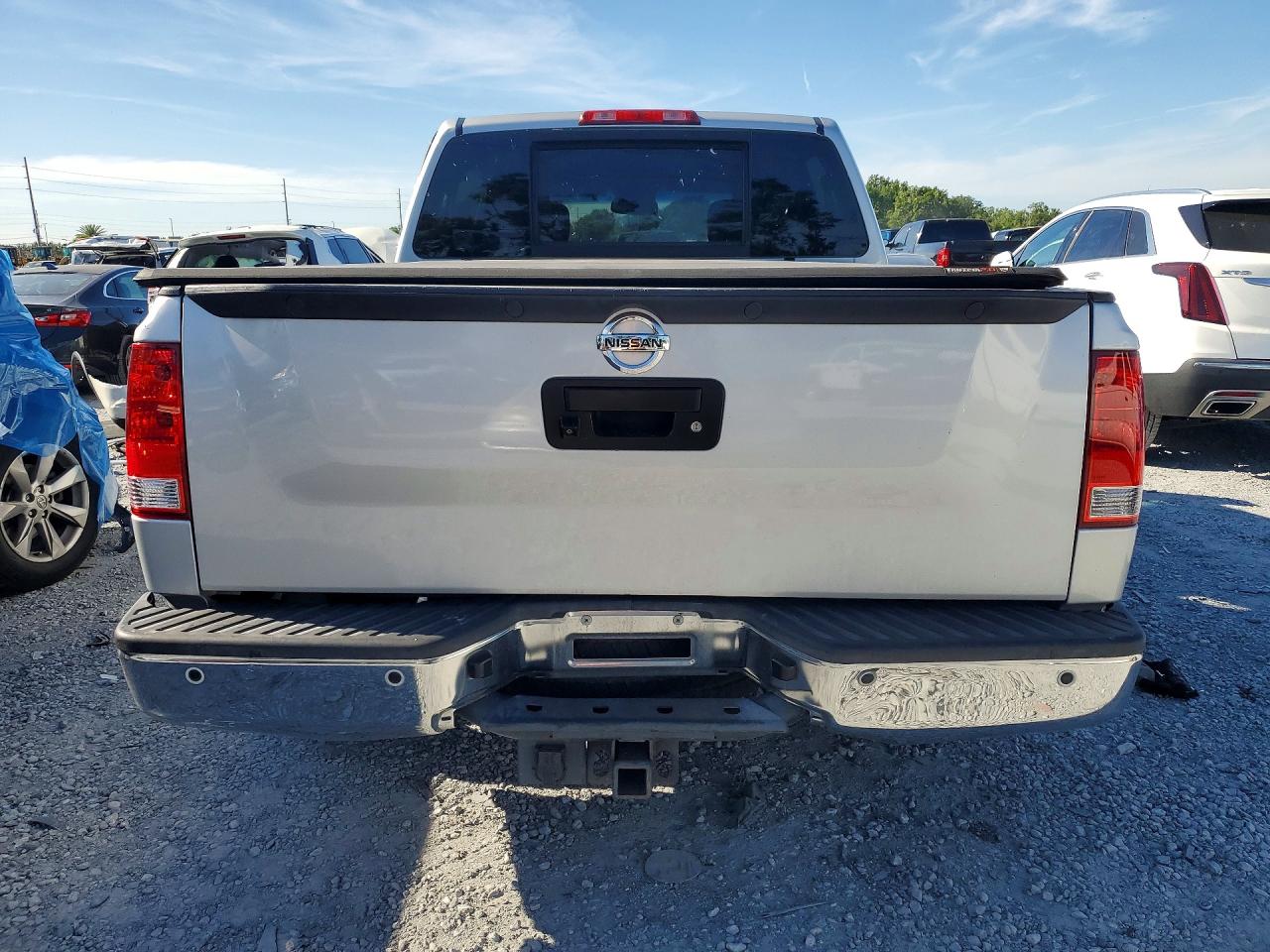2015 Nissan Titan Sv Silver vin: 1N6AA0ED8FN514927