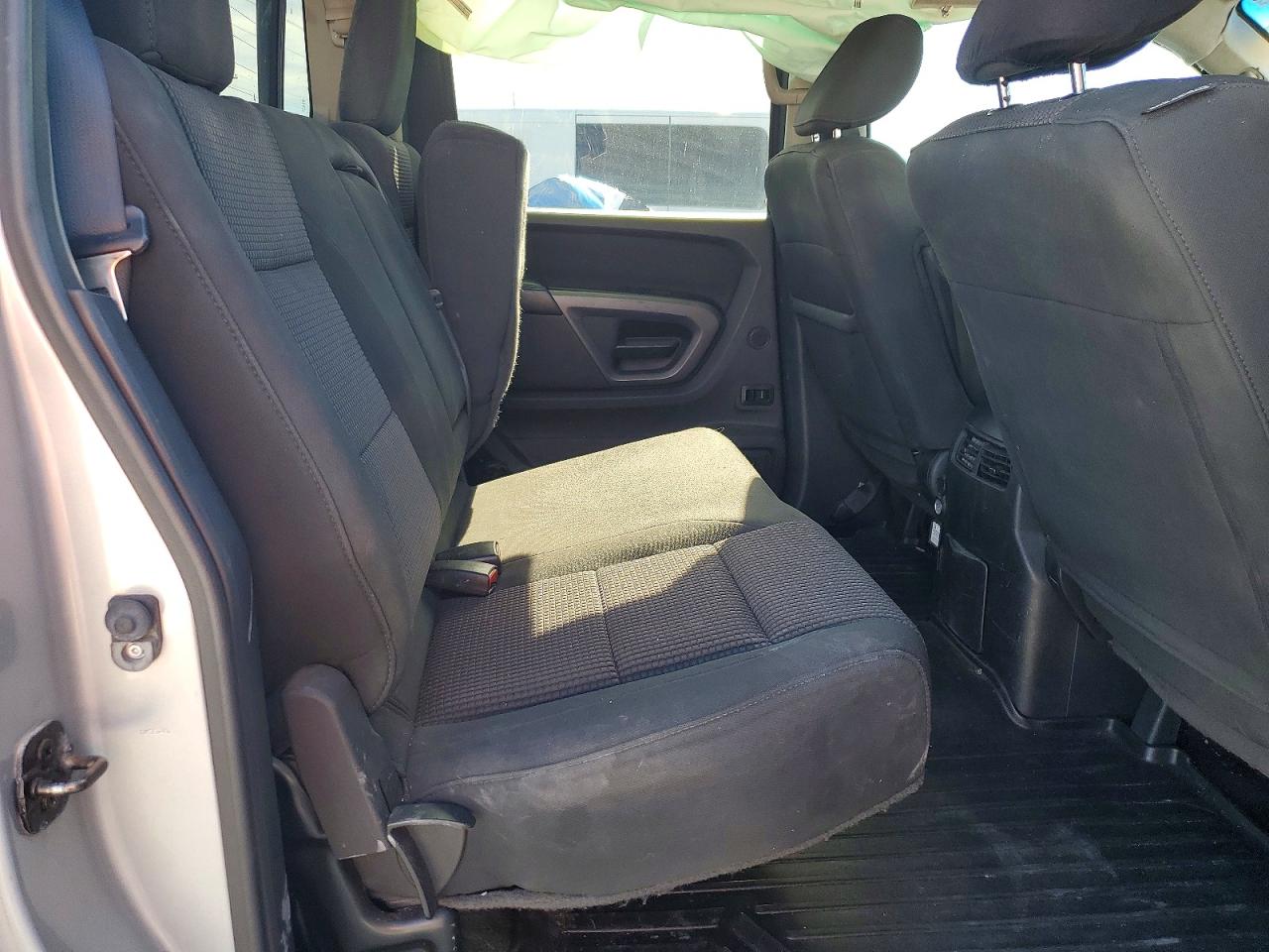 2015 Nissan Titan Sv Silver vin: 1N6AA0ED8FN514927