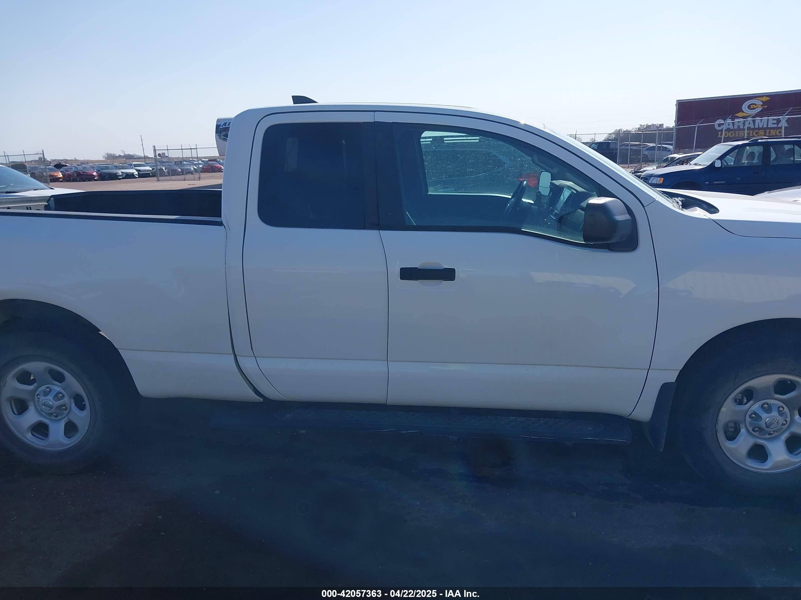 2022 Nissan Titan King Cab S 4x4 Белый vin: 1N6AA1CC1NN107952