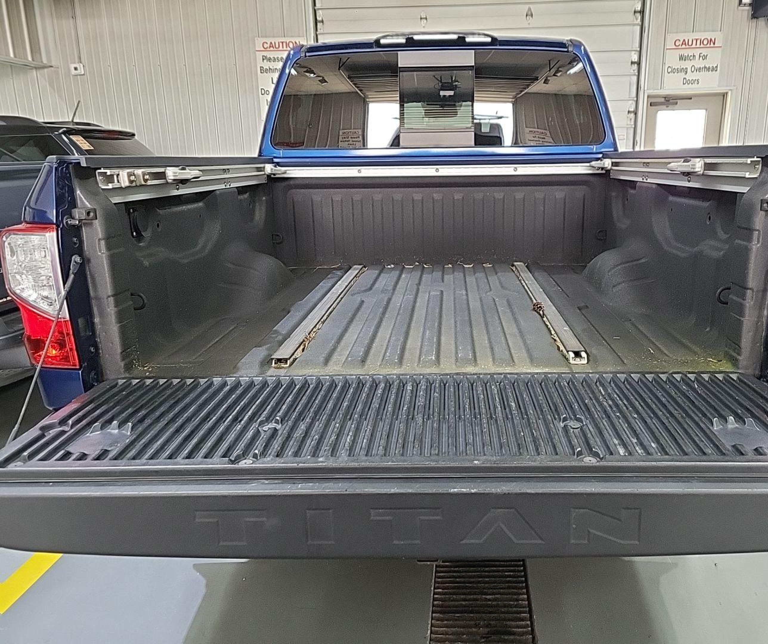 2017 Nissan Titan Platinum Reserve vin: 1N6AA1E55HN504664