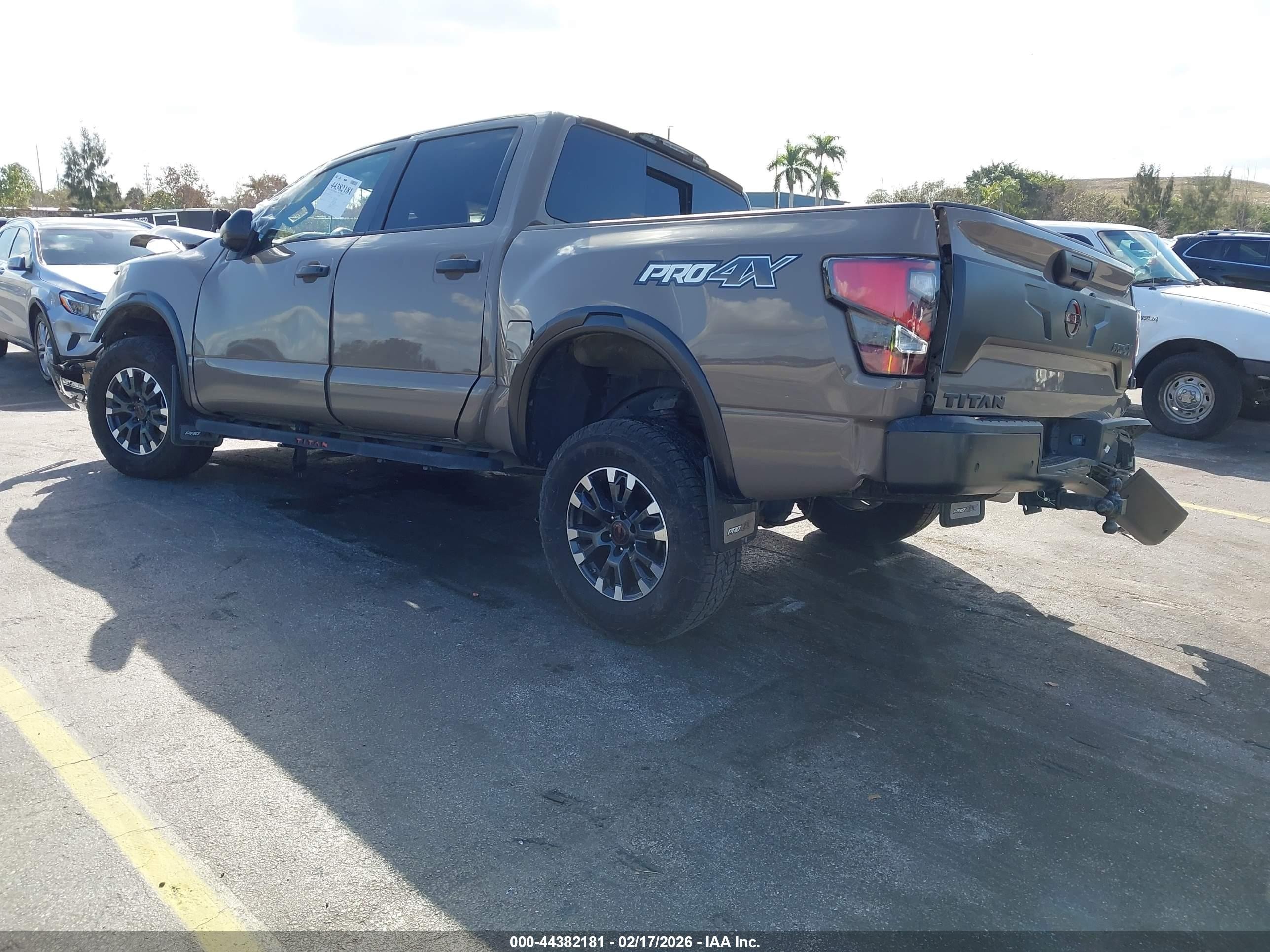 2024 Nissan Titan   Серый vin: 1N6AA1ED0RN111308