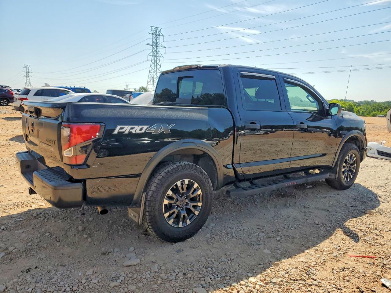 2021 Nissan Titan Pro-4x Черный vin: 1N6AA1ED9MN513692