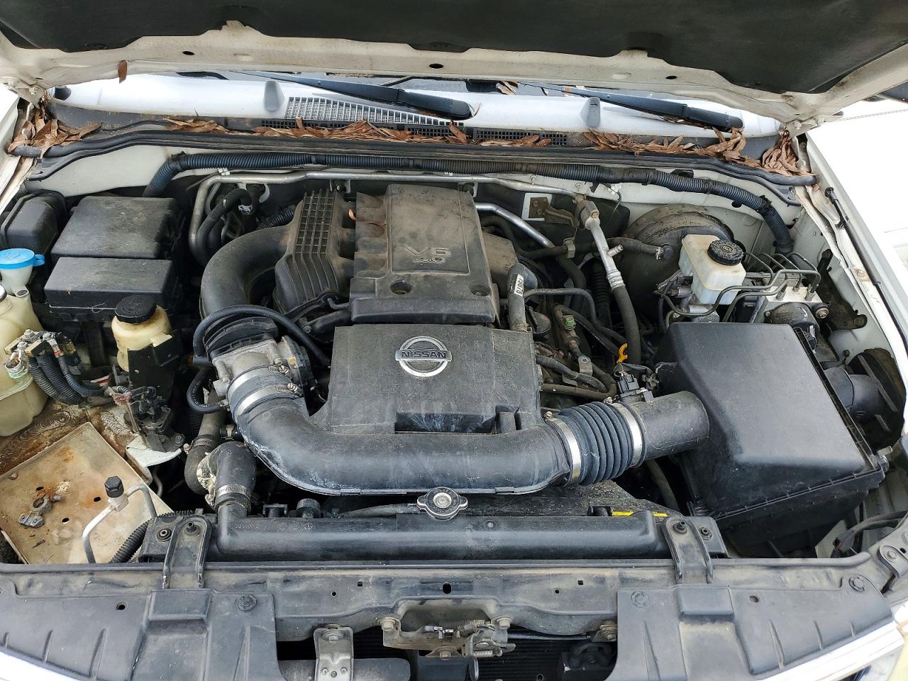 2005 Nissan Frontier Se White vin: 1N6AD06U05C404728