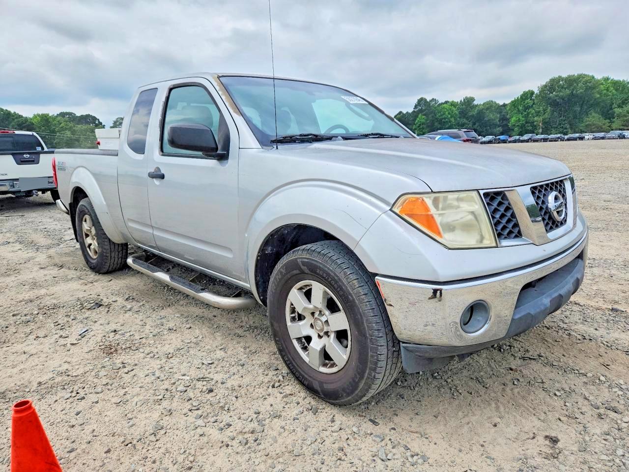 2005 Nissan Frontier Se Silver vin: 1N6AD06U05C419083