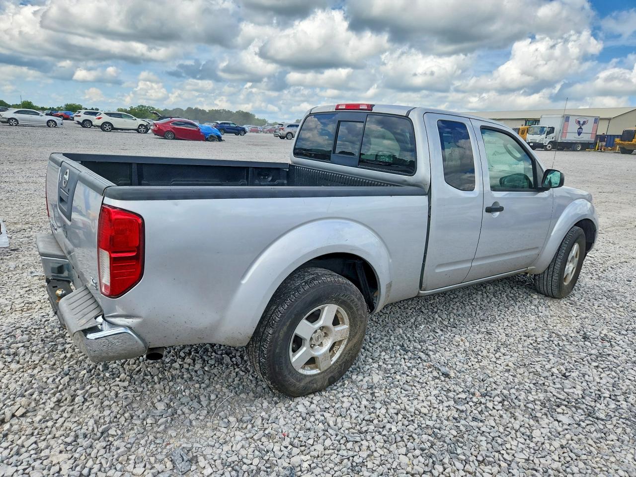 2006 Niss Frontier Silver vin: 1N6AD06U06C470195