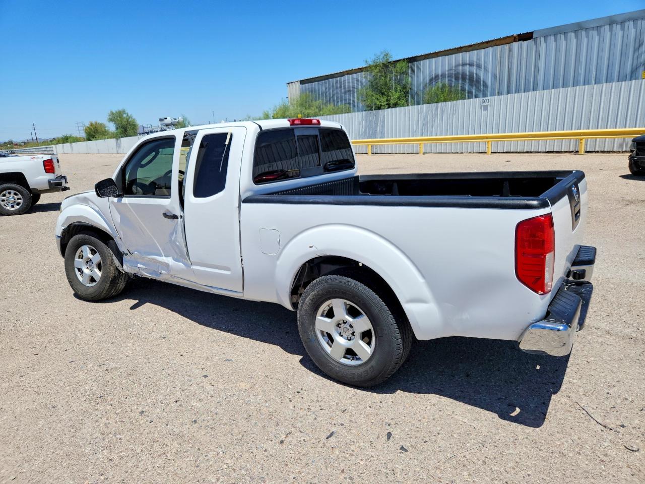 2007 Nissan Frontier Se White vin: 1N6AD06U07C422035