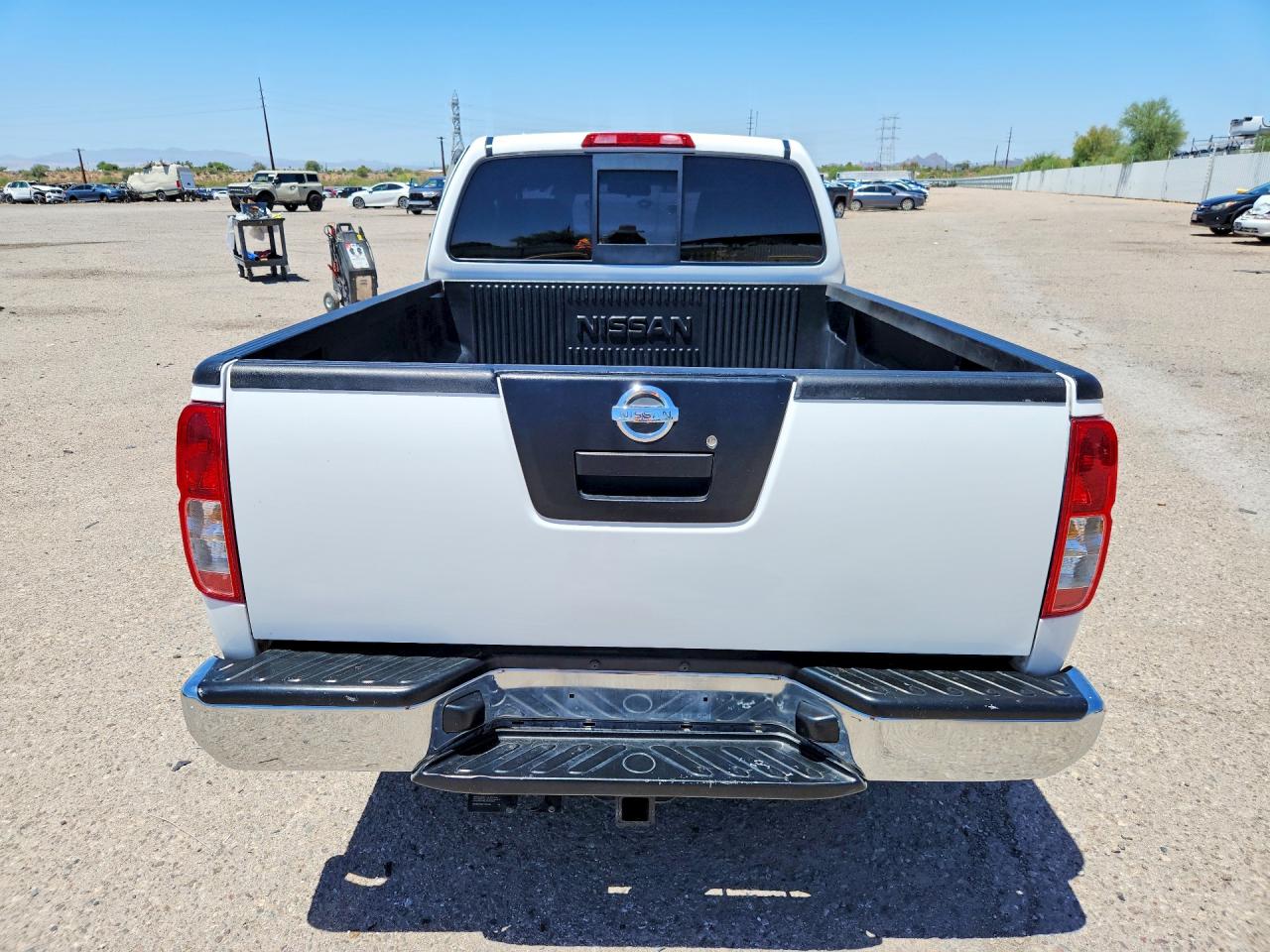 2007 Nissan Frontier Se White vin: 1N6AD06U07C422035