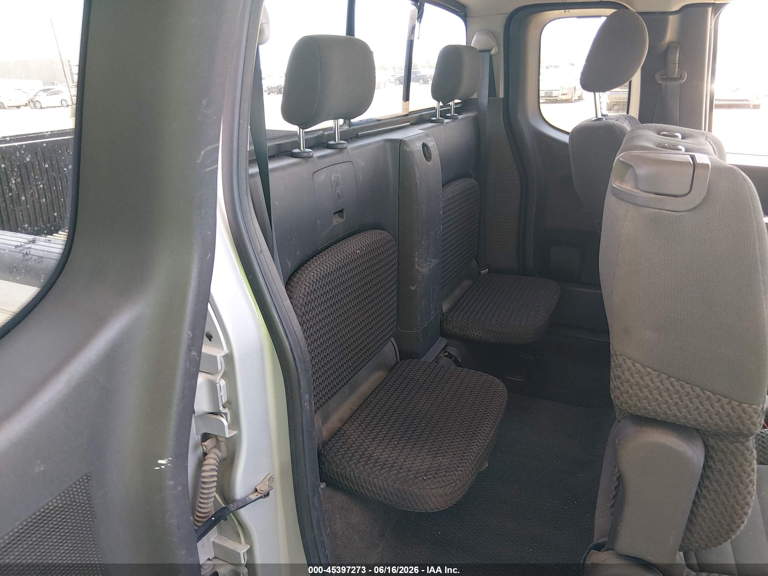 2005 Nissan Frontier Se Silver vin: 1N6AD06U15C464128
