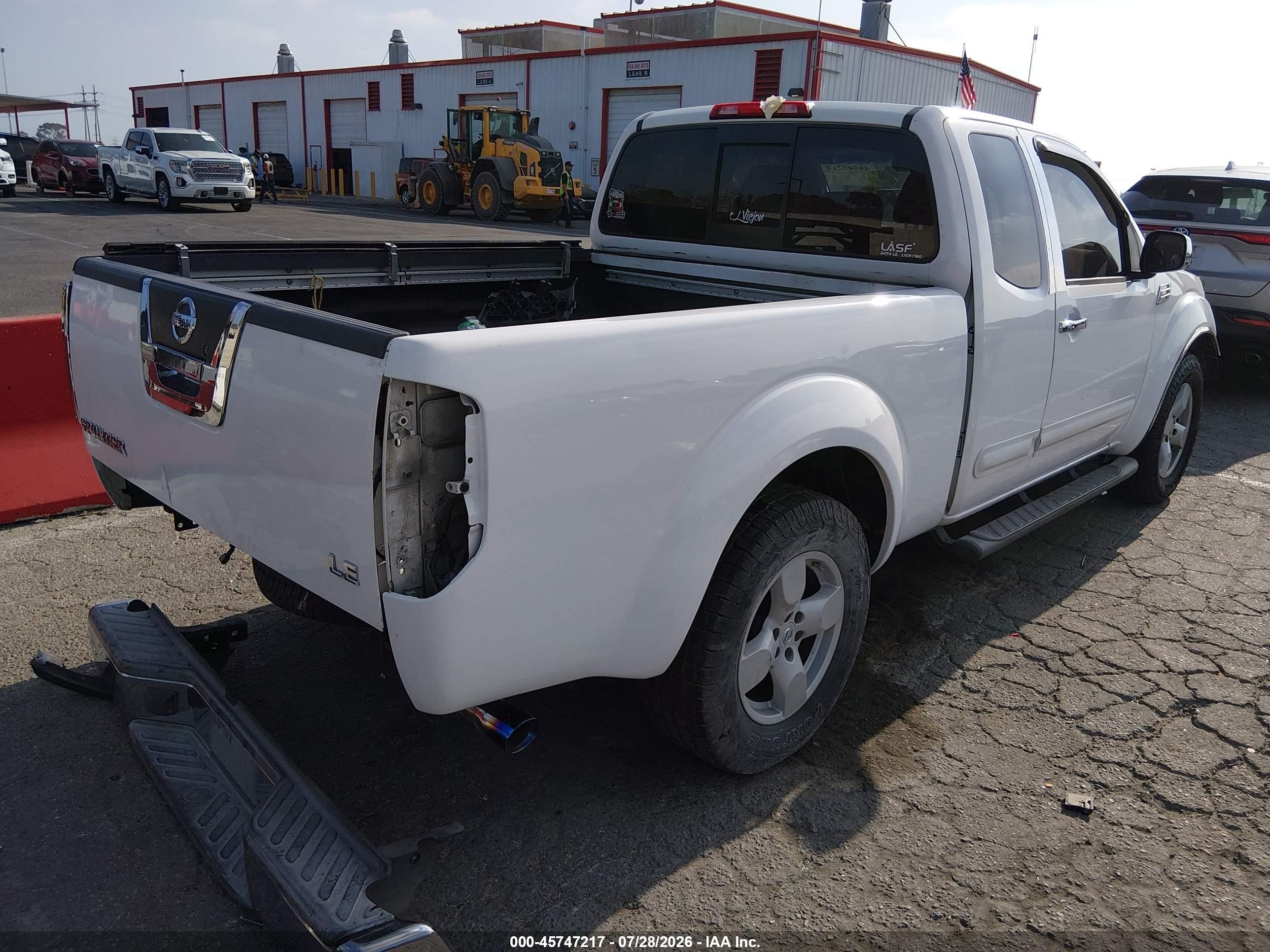 2005 Nissan Frontier 2wd Le White vin: 1N6AD06U35C405159