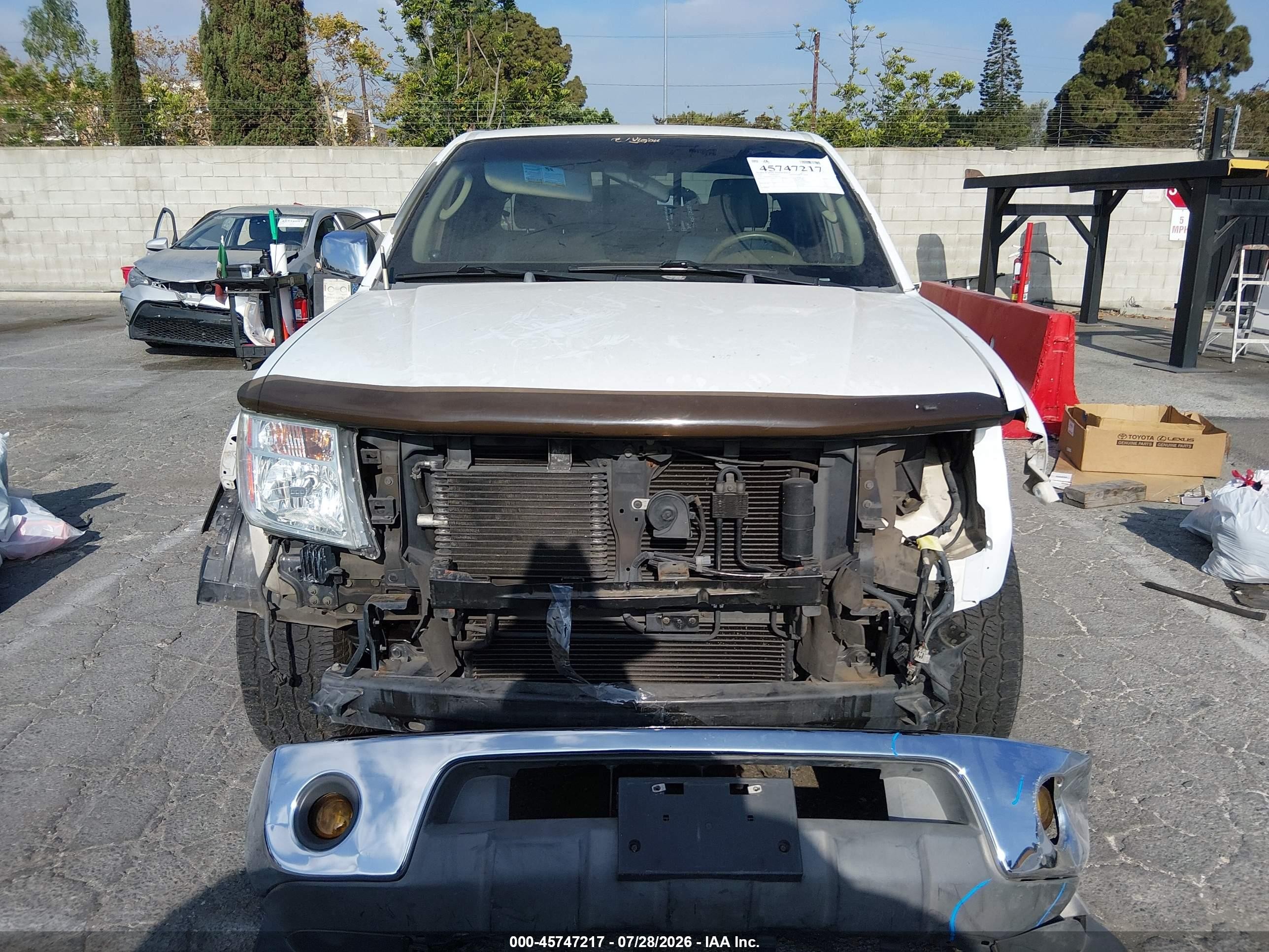 2005 Nissan Frontier 2wd Le White vin: 1N6AD06U35C405159