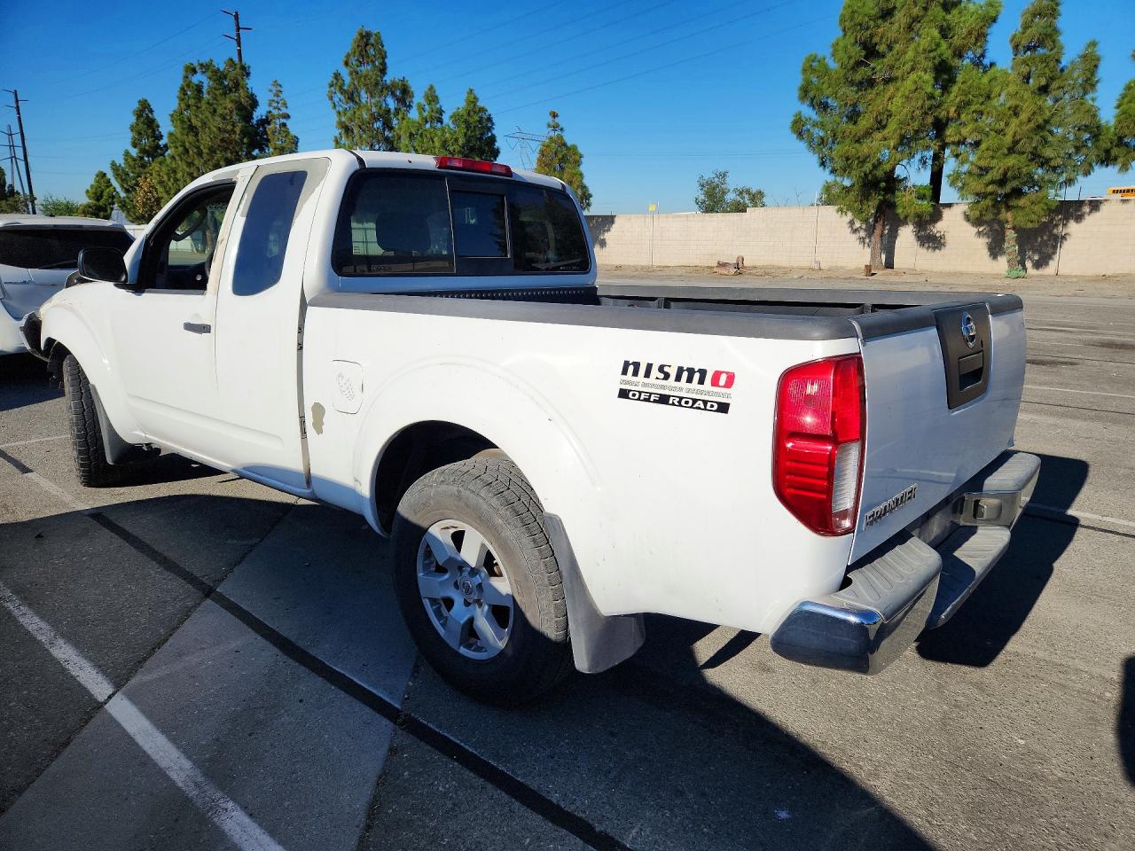 2005 Nissan Frontier Se White vin: 1N6AD06U65C421372