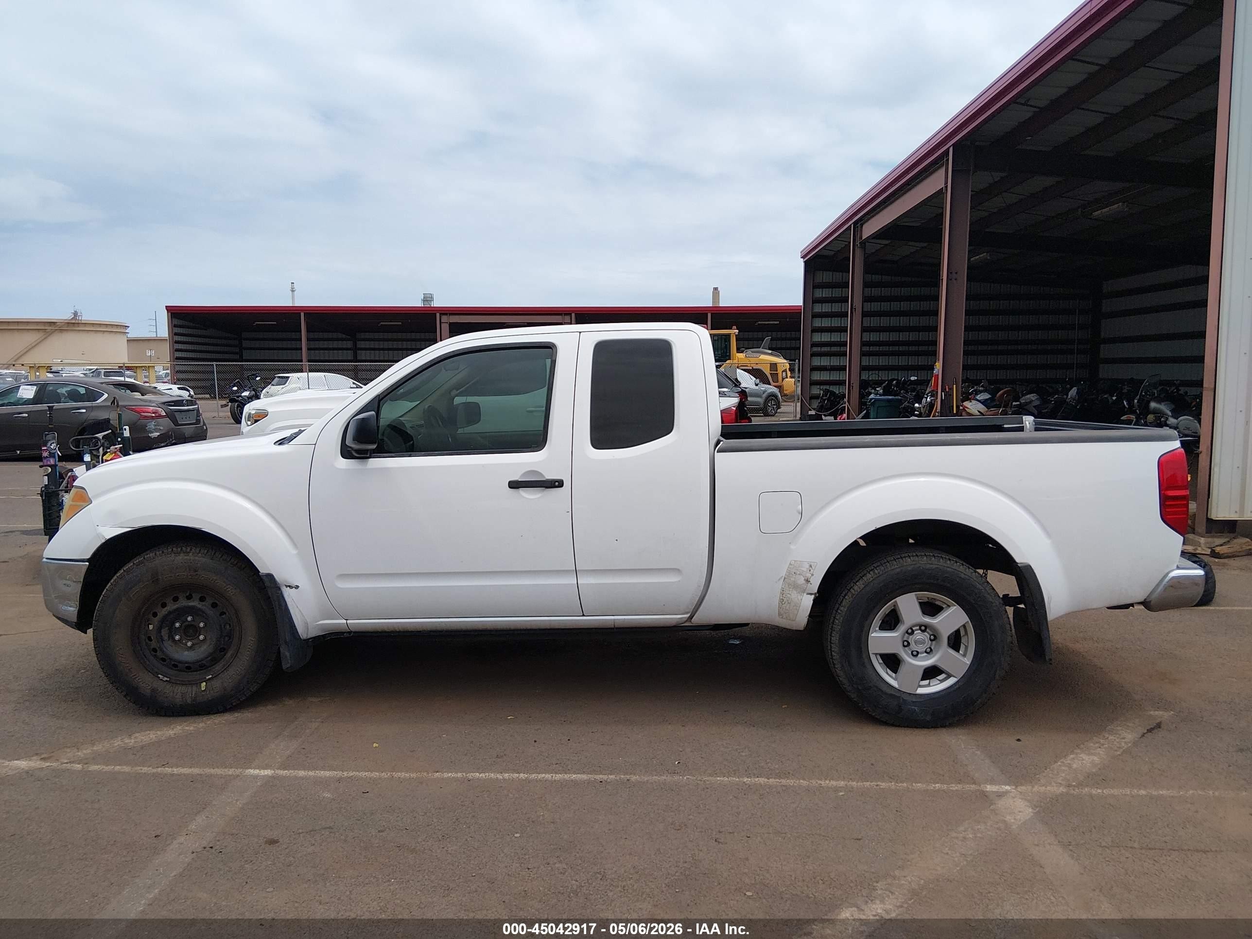 2008 Nissan Frontier Se White vin: 1N6AD06U68C403863