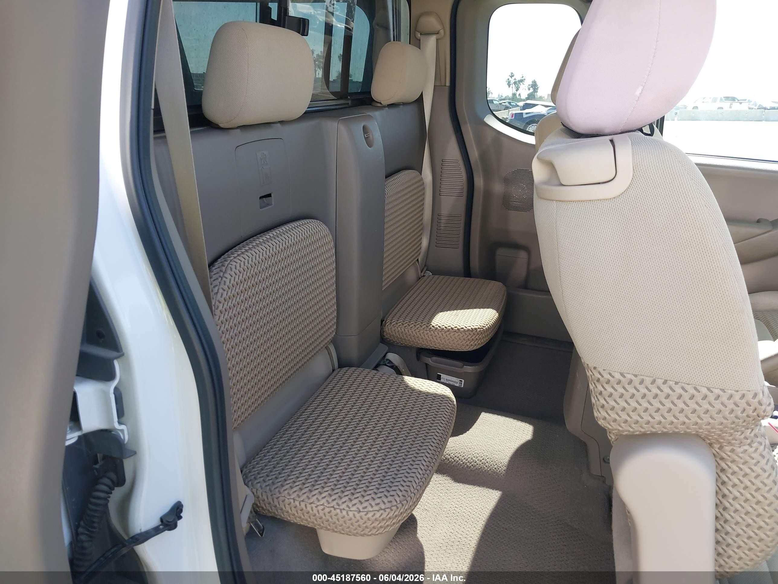 2008 Nissan Frontier Se Белый vin: 1N6AD06U78C426116