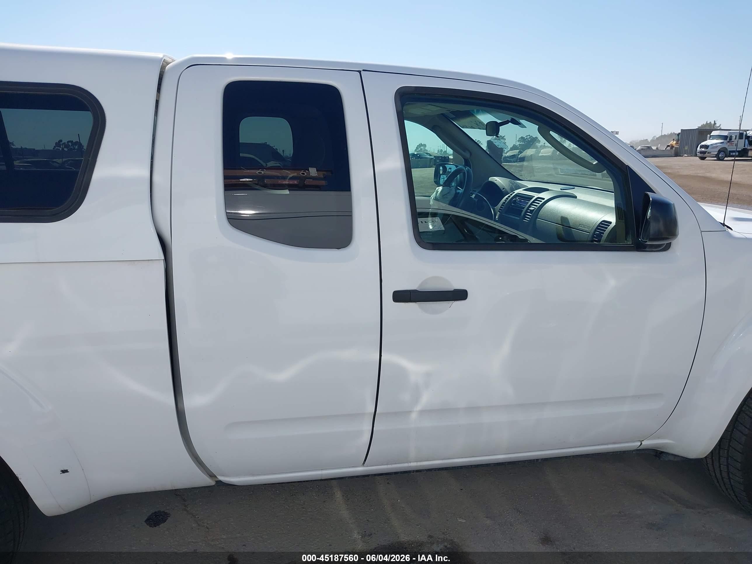 2008 Nissan Frontier Se Белый vin: 1N6AD06U78C426116