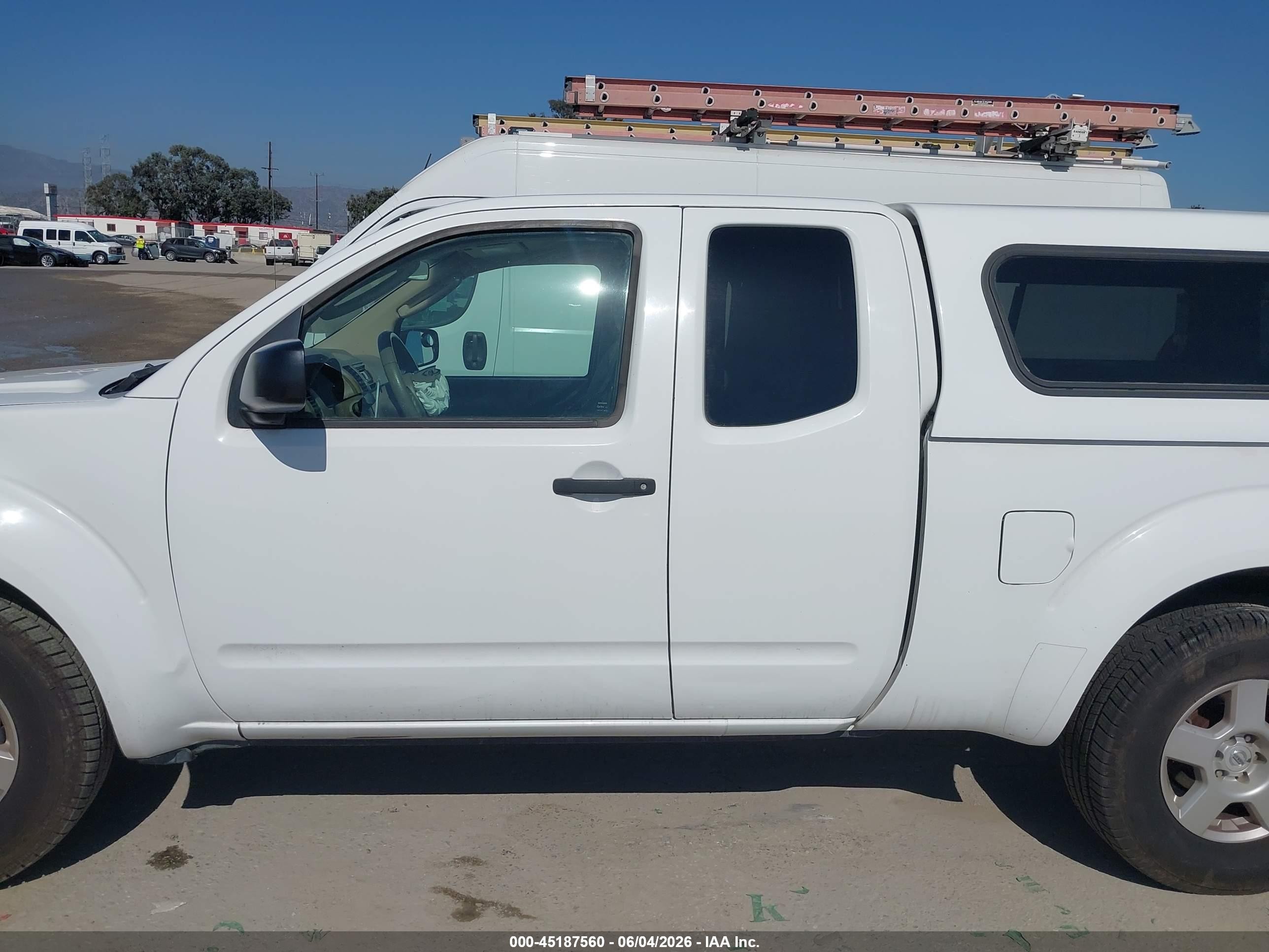 2008 Nissan Frontier Se Белый vin: 1N6AD06U78C426116