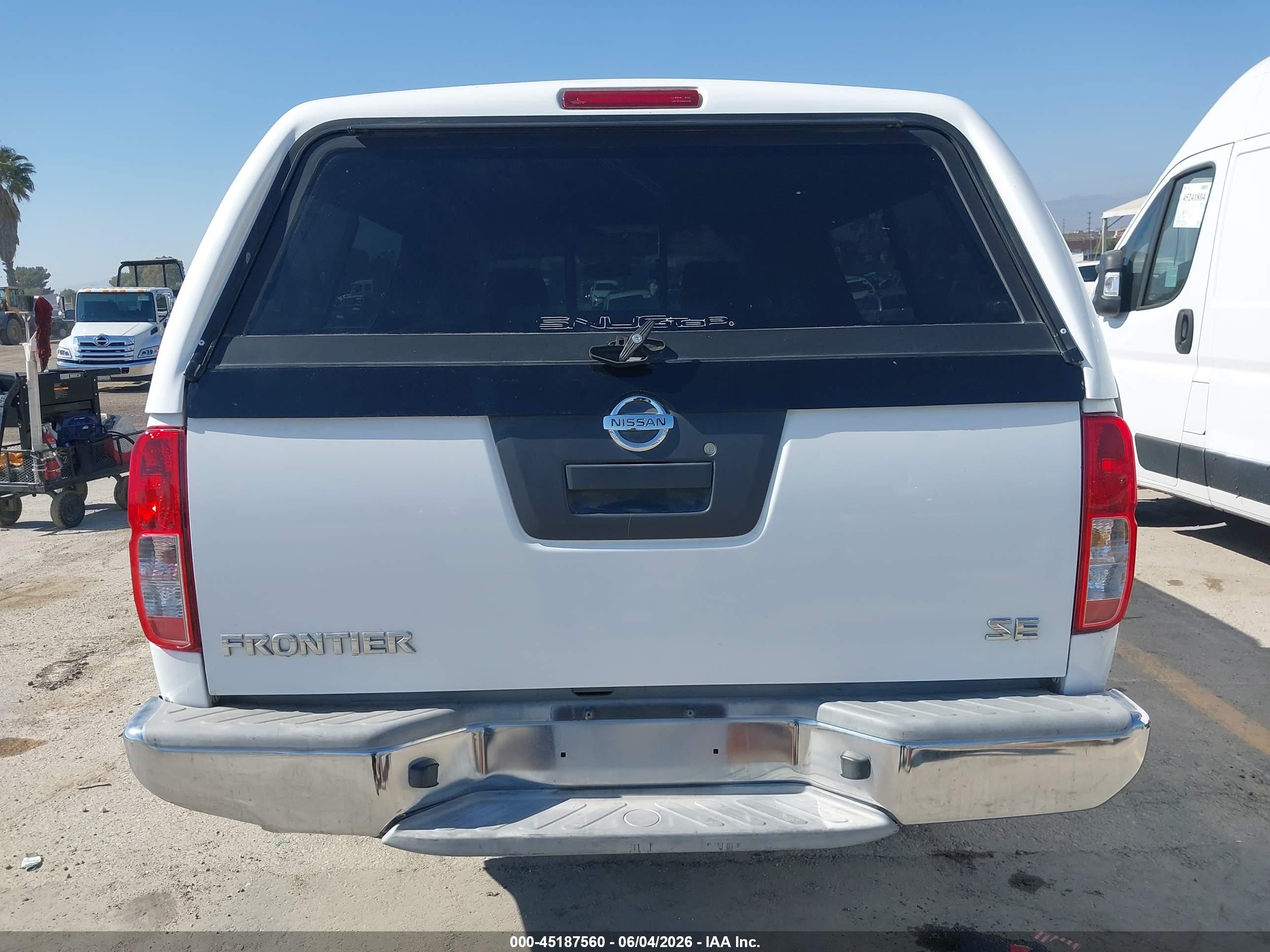 2008 Nissan Frontier Se Белый vin: 1N6AD06U78C426116