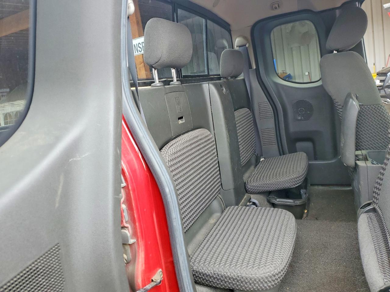 2006 Nissan Frontier Red vin: 1N6AD06U86C400122
