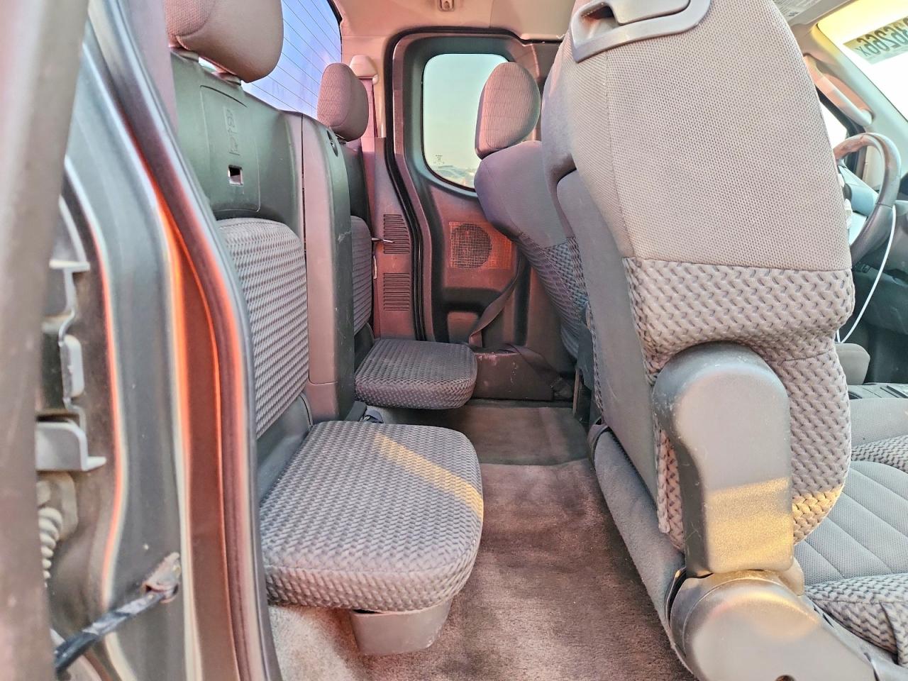 2005 Nissan Frontier Se Gray vin: 1N6AD06U95C414934