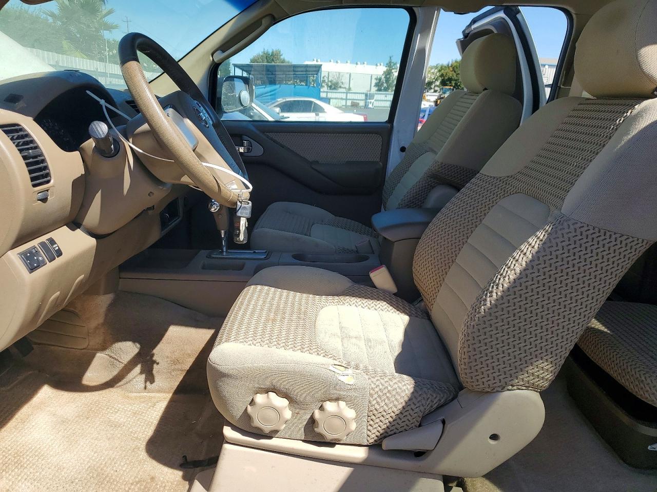 2005 Nissan Frontier Se Белый vin: 1N6AD06W05C412300