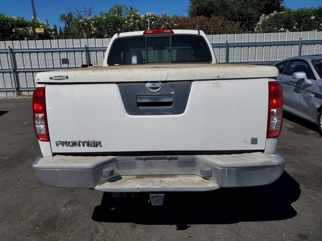 2005 Nissan Frontier Se Белый vin: 1N6AD06W05C412300