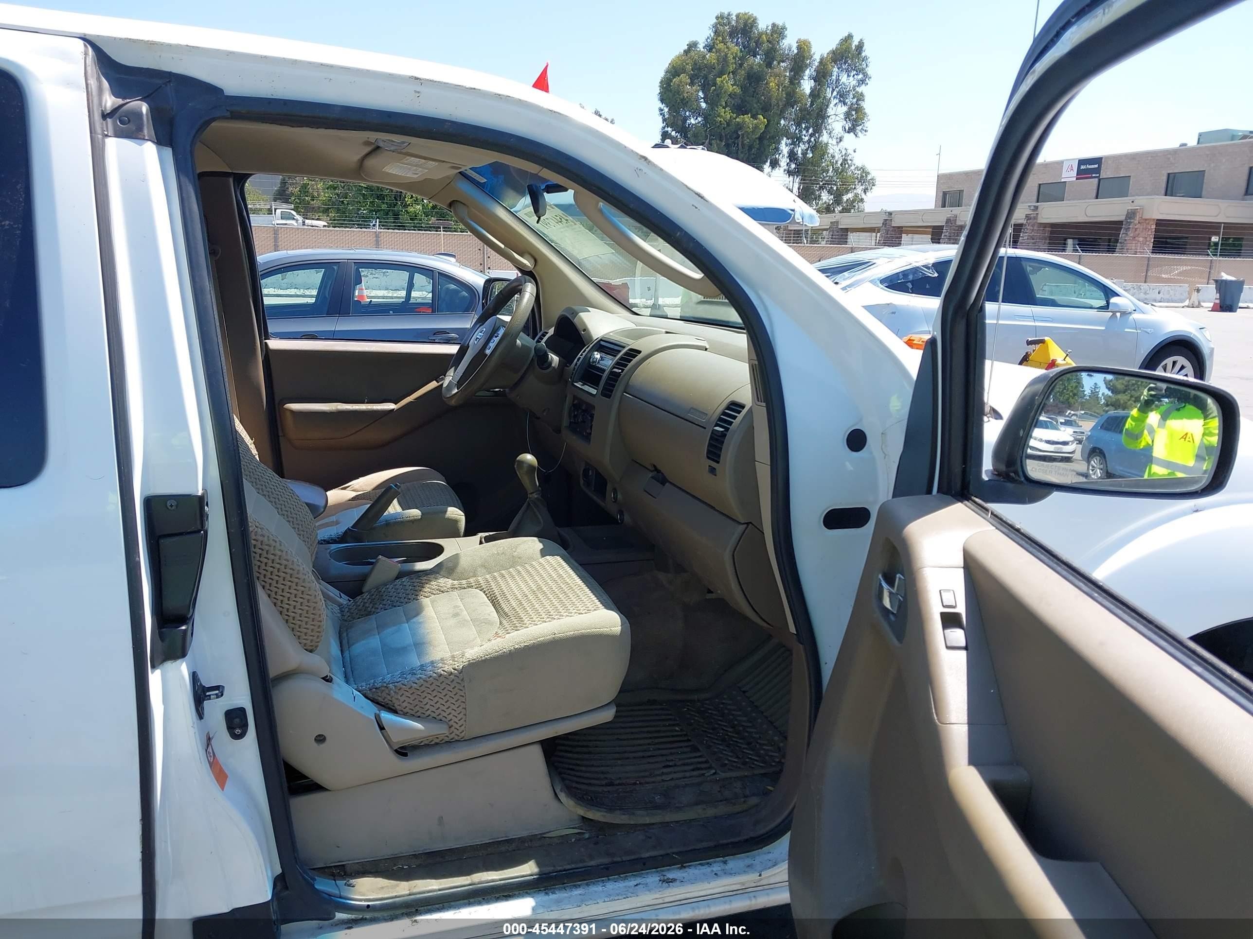 2005 Nissan Frontier 4wd Se White vin: 1N6AD06W55C402295