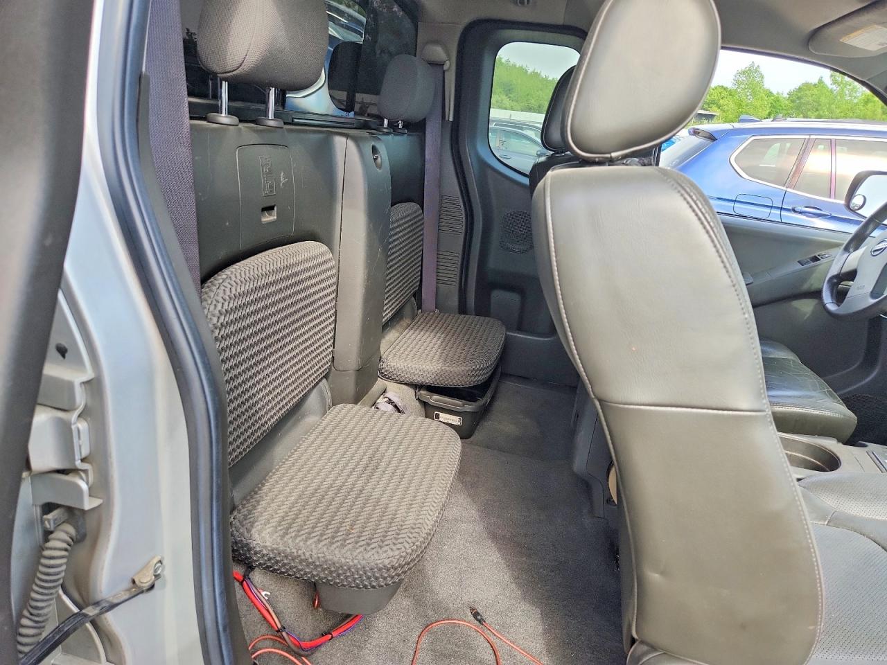 2006 Nissan Frontier Se Silver vin: 1N6AD06W56C440577