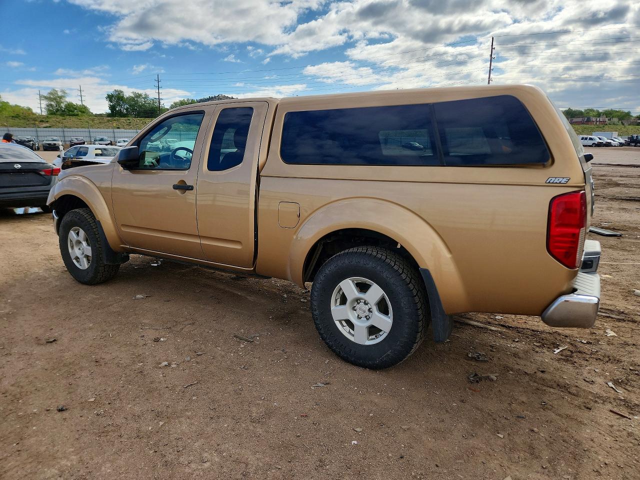 2005 Nissan Frontier Se Gold vin: 1N6AD06W65C403004